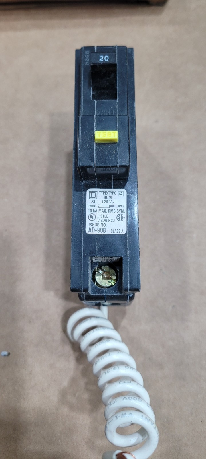SQUARE D QO120GF1 CIRCUIT BREAKER 20A 120VAC 60HZ 1 POLE Homeline GFCI ground