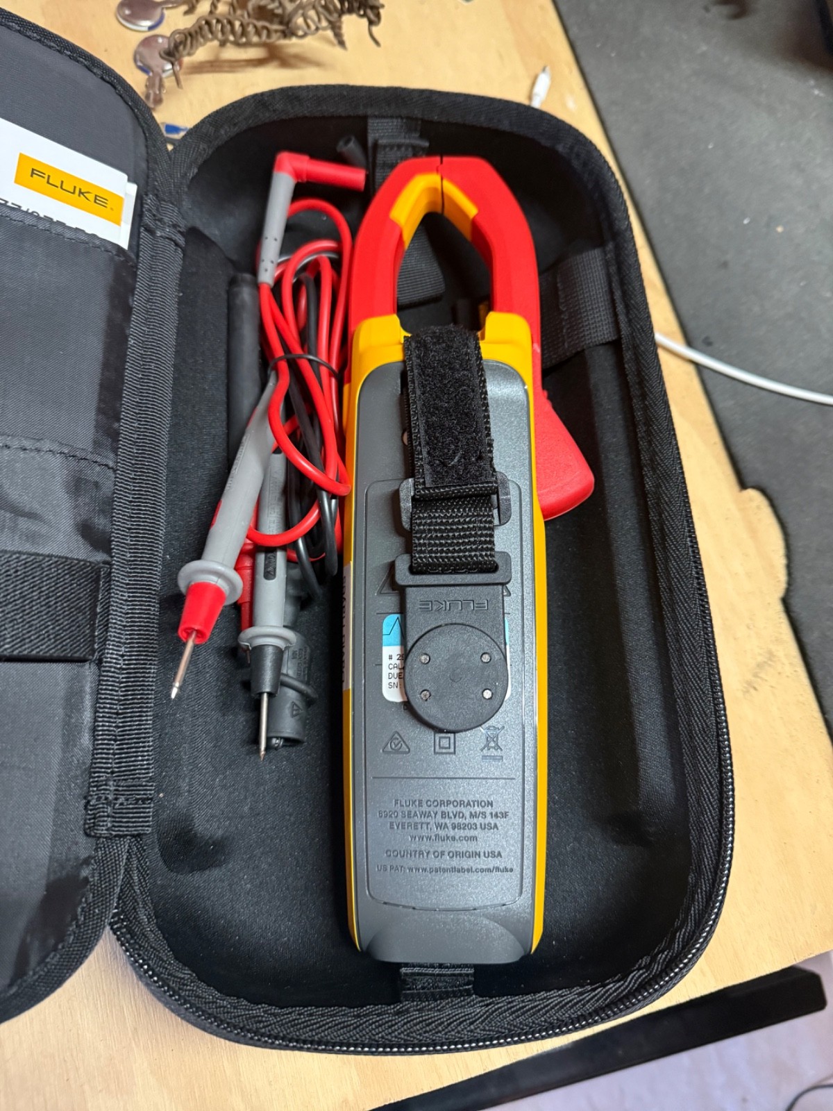 Fluke 378 FC – Non-Contact Voltage True AC/DC Clamp Meter with iFlex