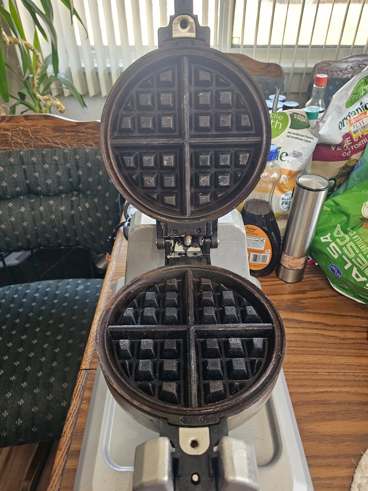 Waring WW180 Commercial Single Belgian Waffle Maker Tested