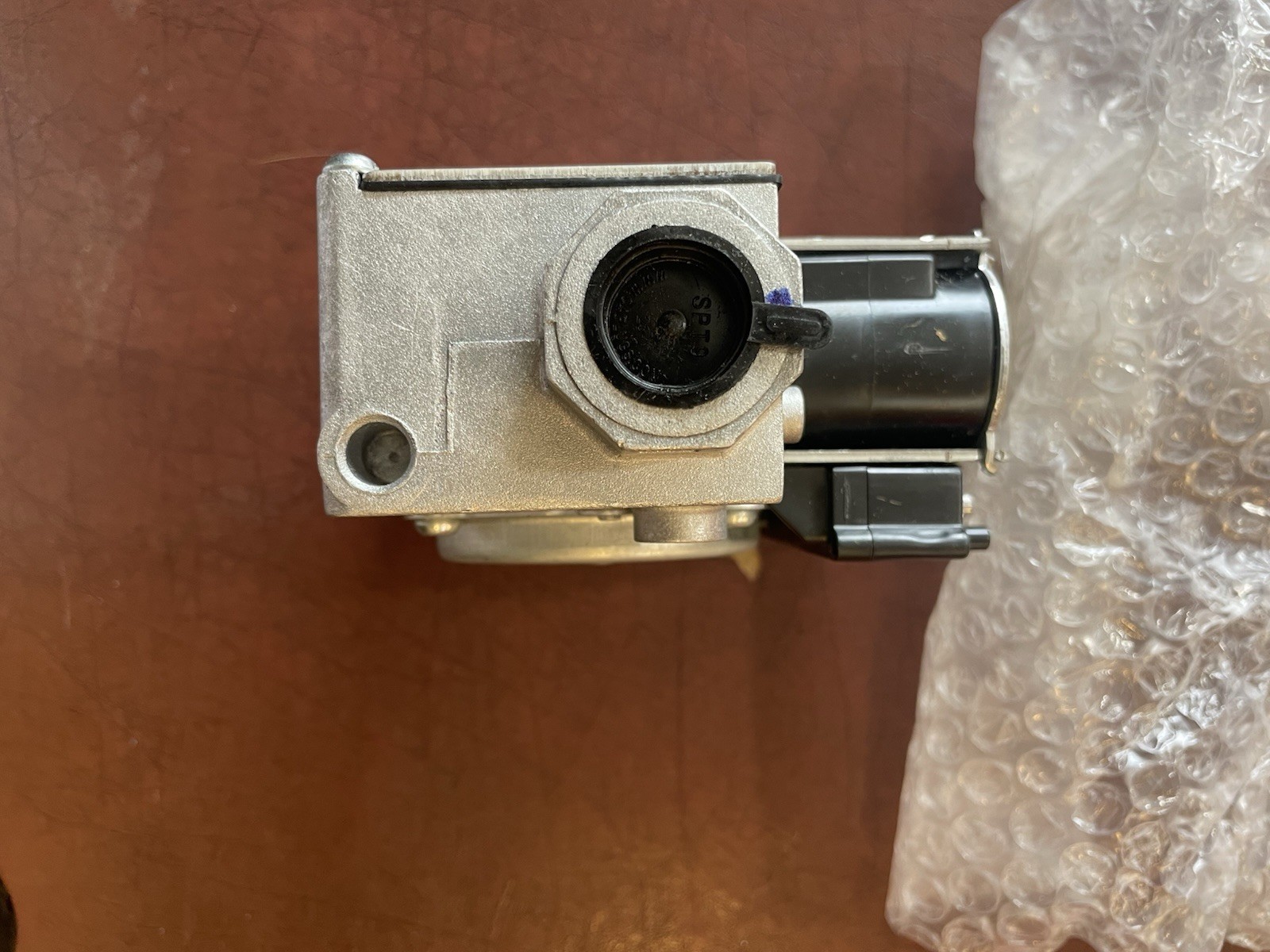 White-Rodgers 36J55-255P1 Lennox 24V 1/2″ x 1/2″ inlet/outlet 2 Stage Gas Valve