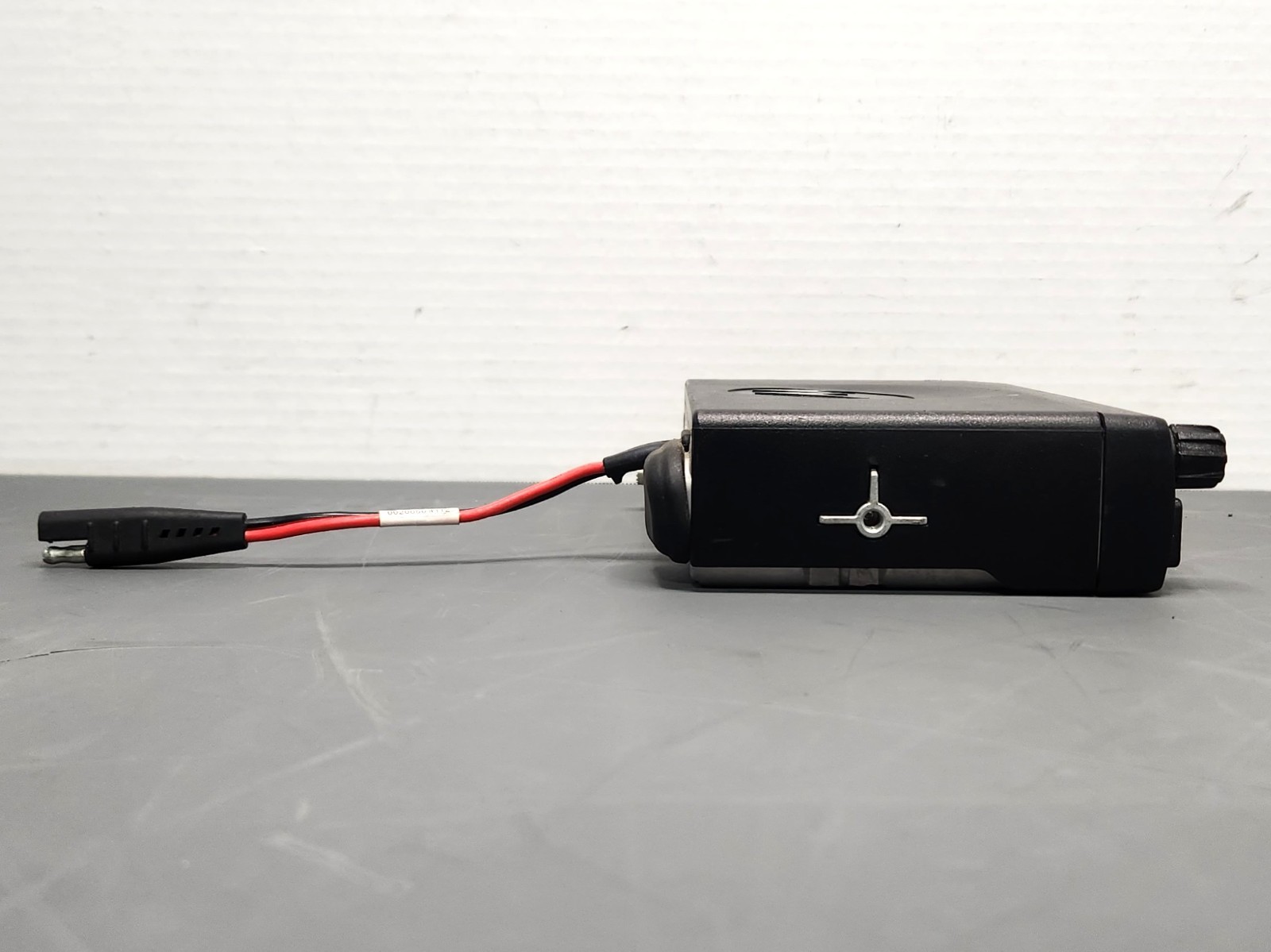 Motorola CM300 Mobile Two-Way Radio Cracked Screen AAM50RNF9AA1AN