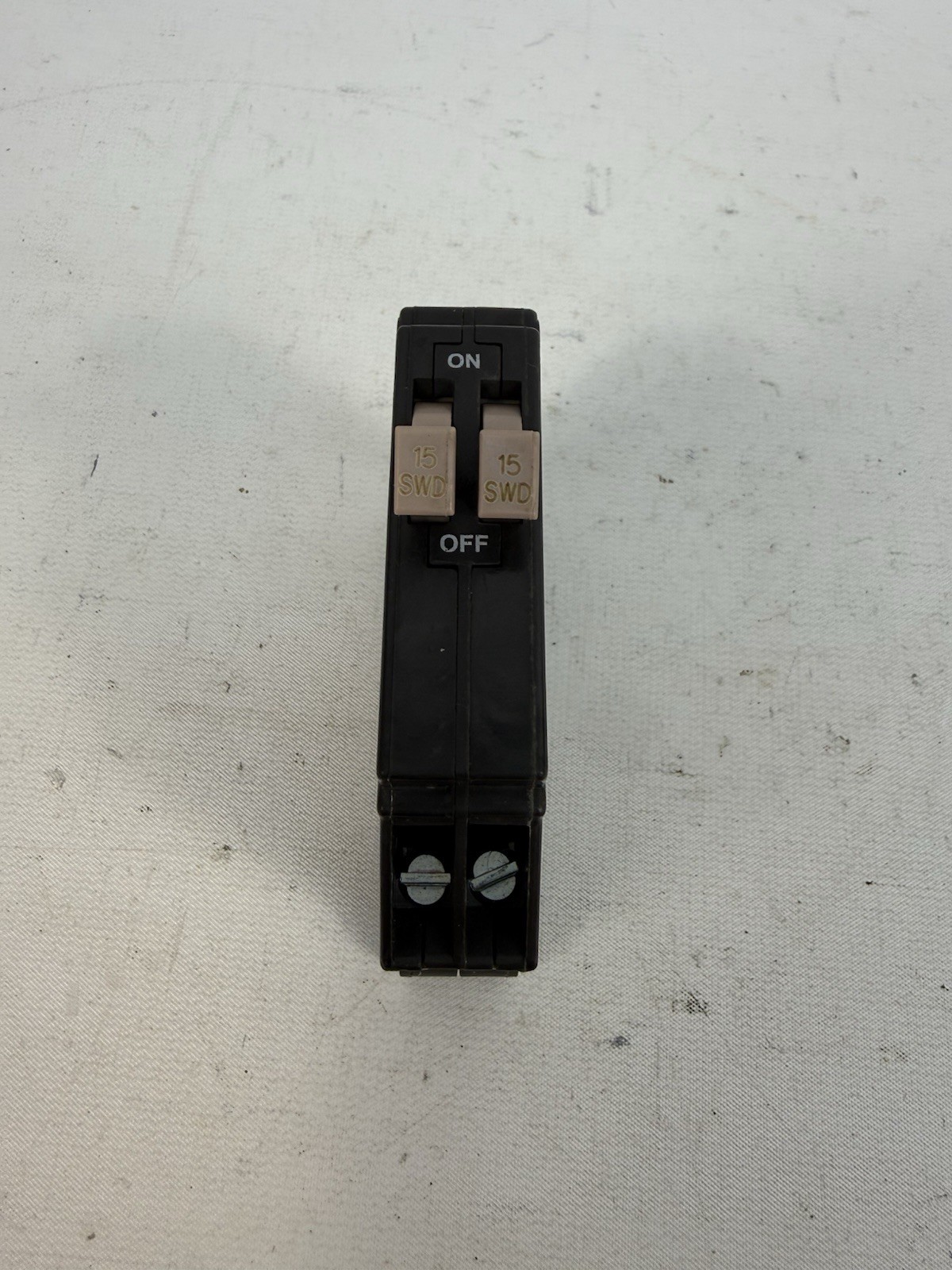 NEW Cutler Hammer CHT1515 15 Amp Twin Tandem Circuit Breaker, Dual 15A CH,