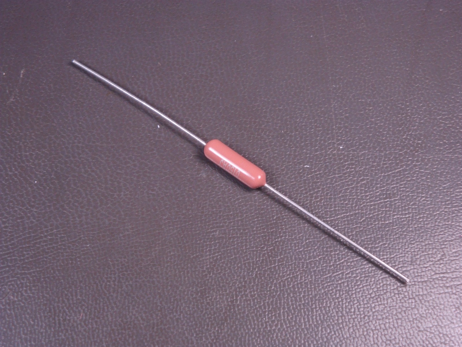 RLR32C15R0GM Vishay Metal Film Resistor 15 ohm 1000mW 1W 2% Axial NOS