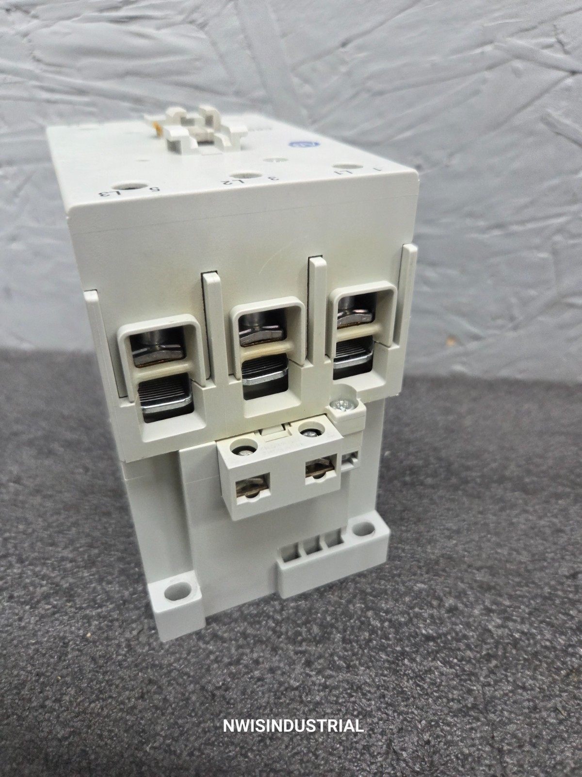 Allen Bradley Contactor, 100-C85*00 Series A, 120 Volt AC coil, 100 Amp, 3-pole