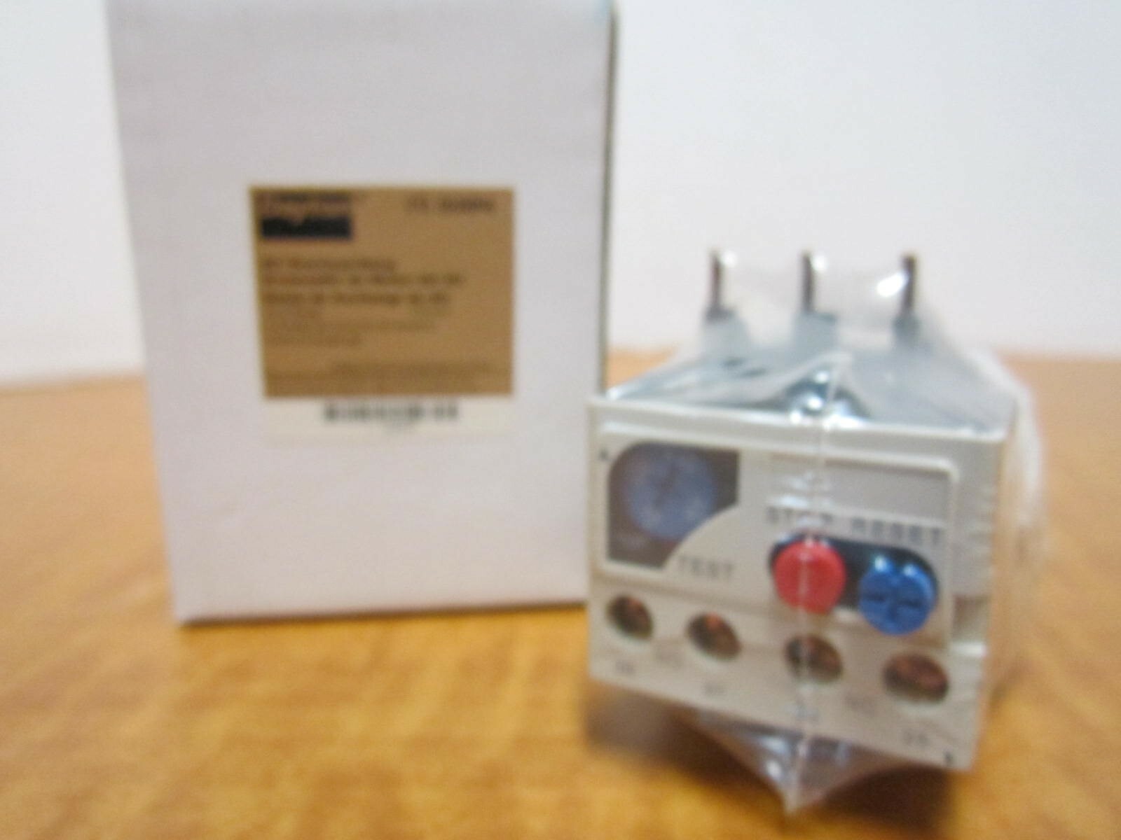 Overload Relay 0.25 to 0.4 Amp Range w/ Trip Indicator Finger Safe Terminals NEW