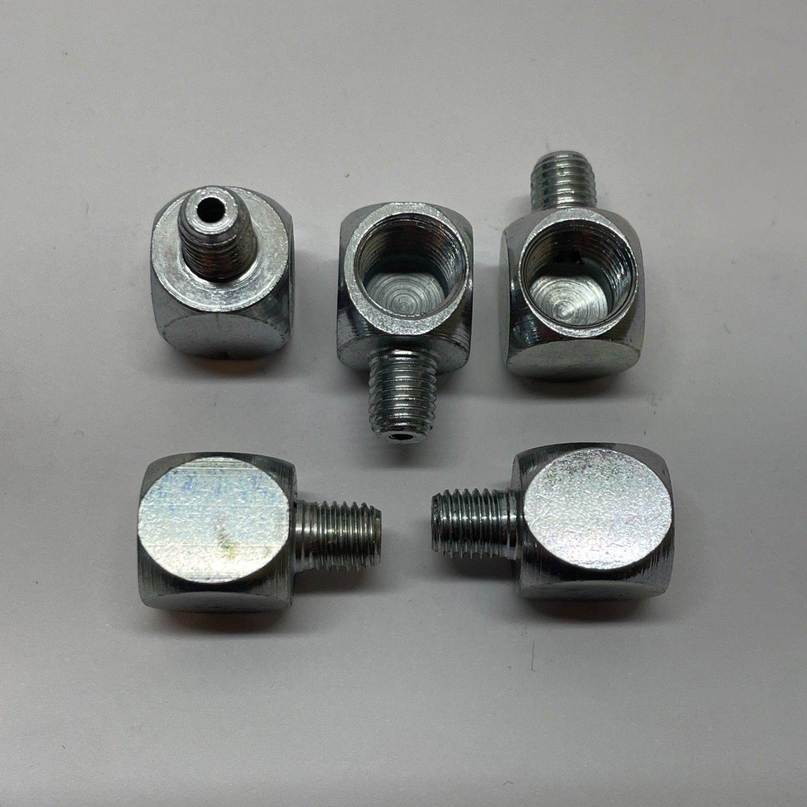 Alemite LAGN-51943 90° Grease Fitting Adapter 1/4-28 TPR x 1/8