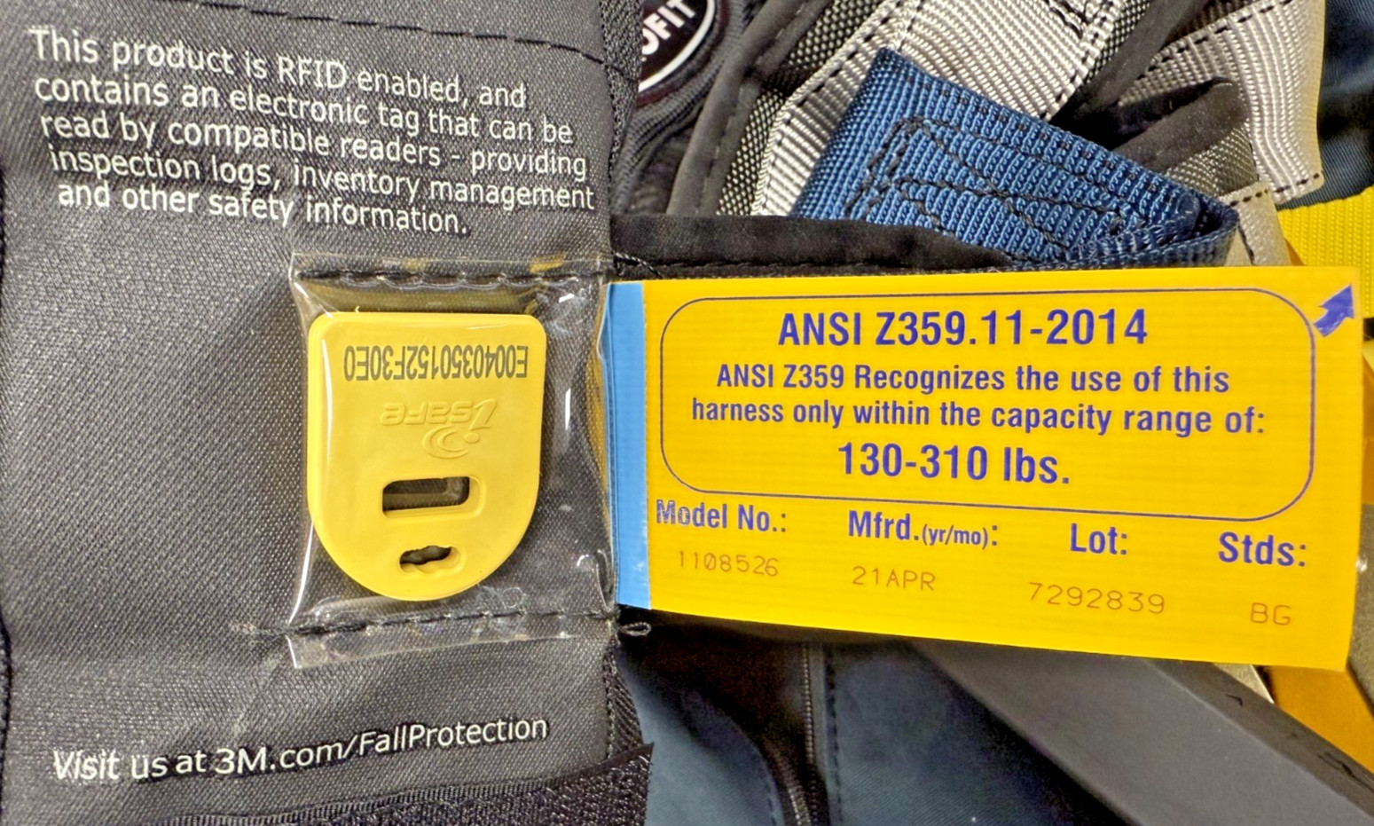 3M DBI-SALA 1108526 (M) ExoFit Climbing Harness, Bag & 3101236 Nano-Lok Lifeline