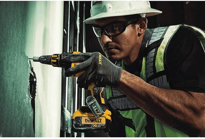DEWALT DSV521 Class 2 Heavy Duty Surveyor Vest, Medium