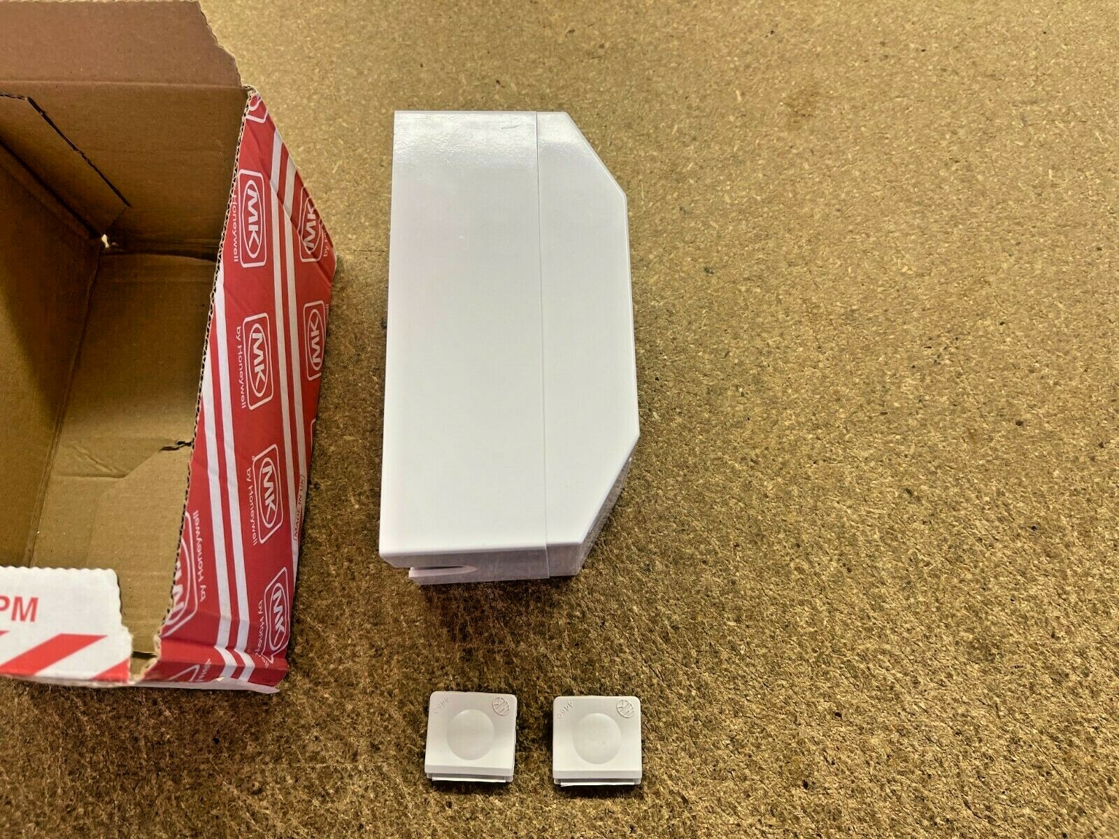 5502s, SENTRY INSULATED CIRCUIT PROTECTION, IP30 ENCLOSURE