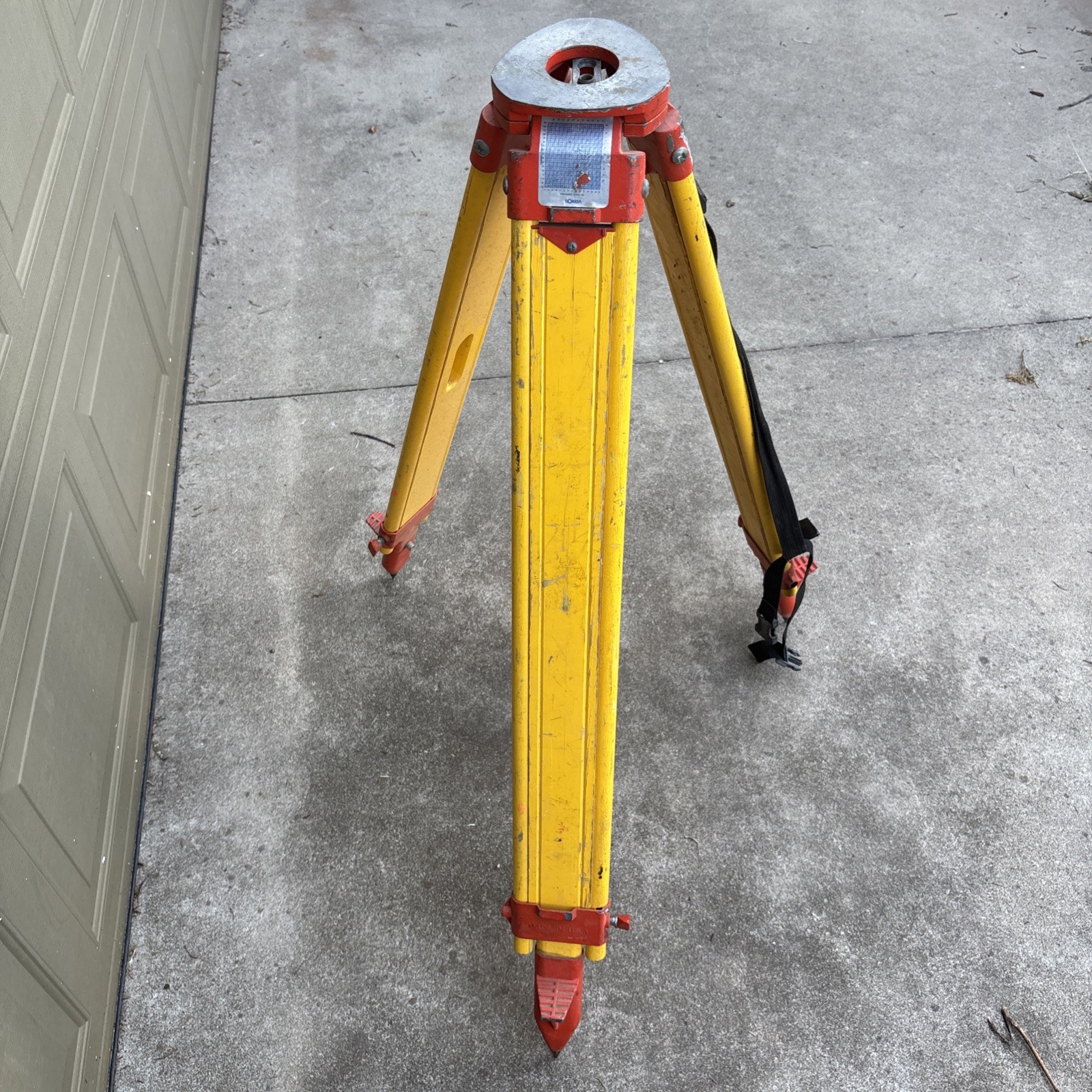 Sokkia Hardwood surveying Tripod w/Metal Hardware.