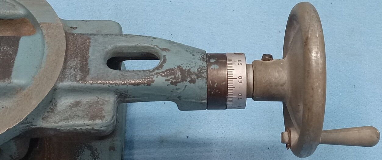 UNKNOWN BRAND MANUAL STAGE ADJUSTOR 5/8″ BOLT STEEL MATERIAL 19325