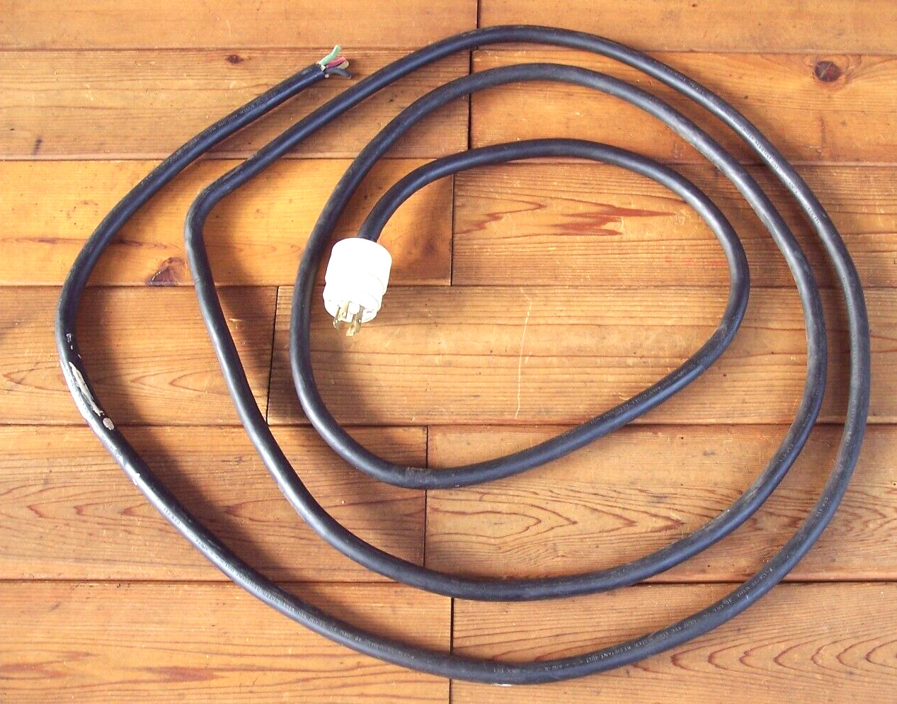 MALE NEMA L14-20 Cord END 4-PRONG TWIST LOCK – 16 ft CORD, 20A 125/250V 10 AWG