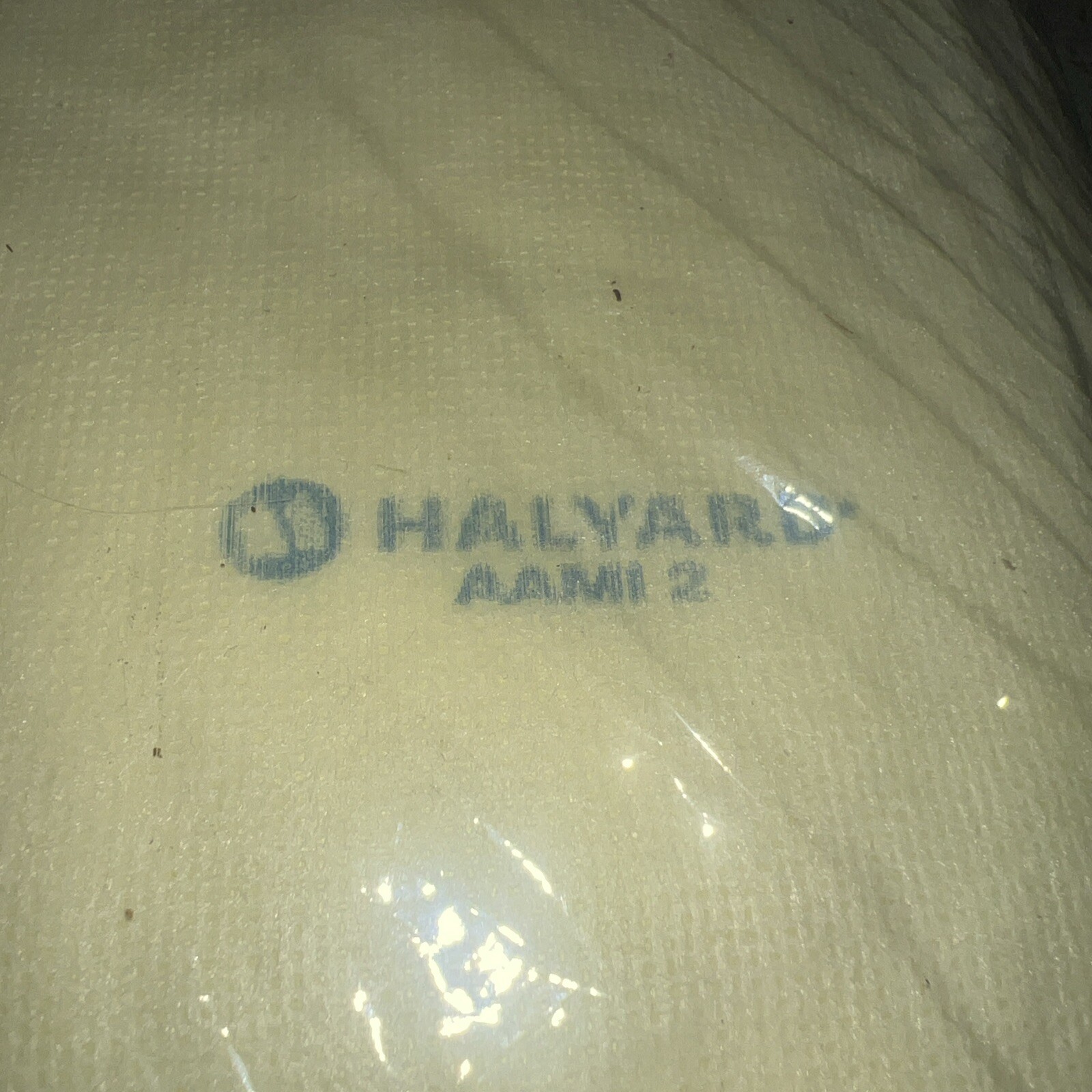 Halyard 69979 TRI-Layer AAM12 Isolation G o w n, Yellow, L – Bag of 10