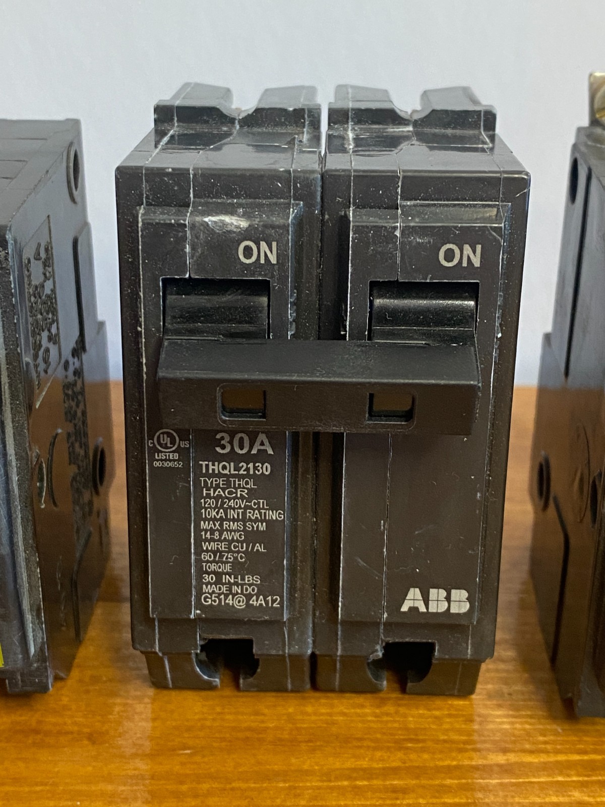 THQL2130 QO220 QO230 Circuit Breakers 2-Pole 30-Amp/20-Amp – Lot of 3