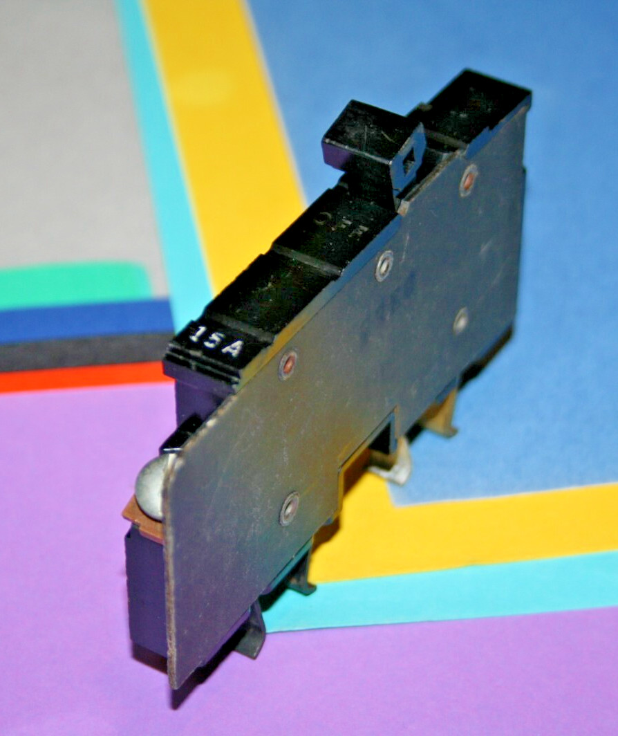 SQUARE D XO 1-POLE 15-AMP BREAKER 120/240 VOLT XO115 OLD STYLE THIN