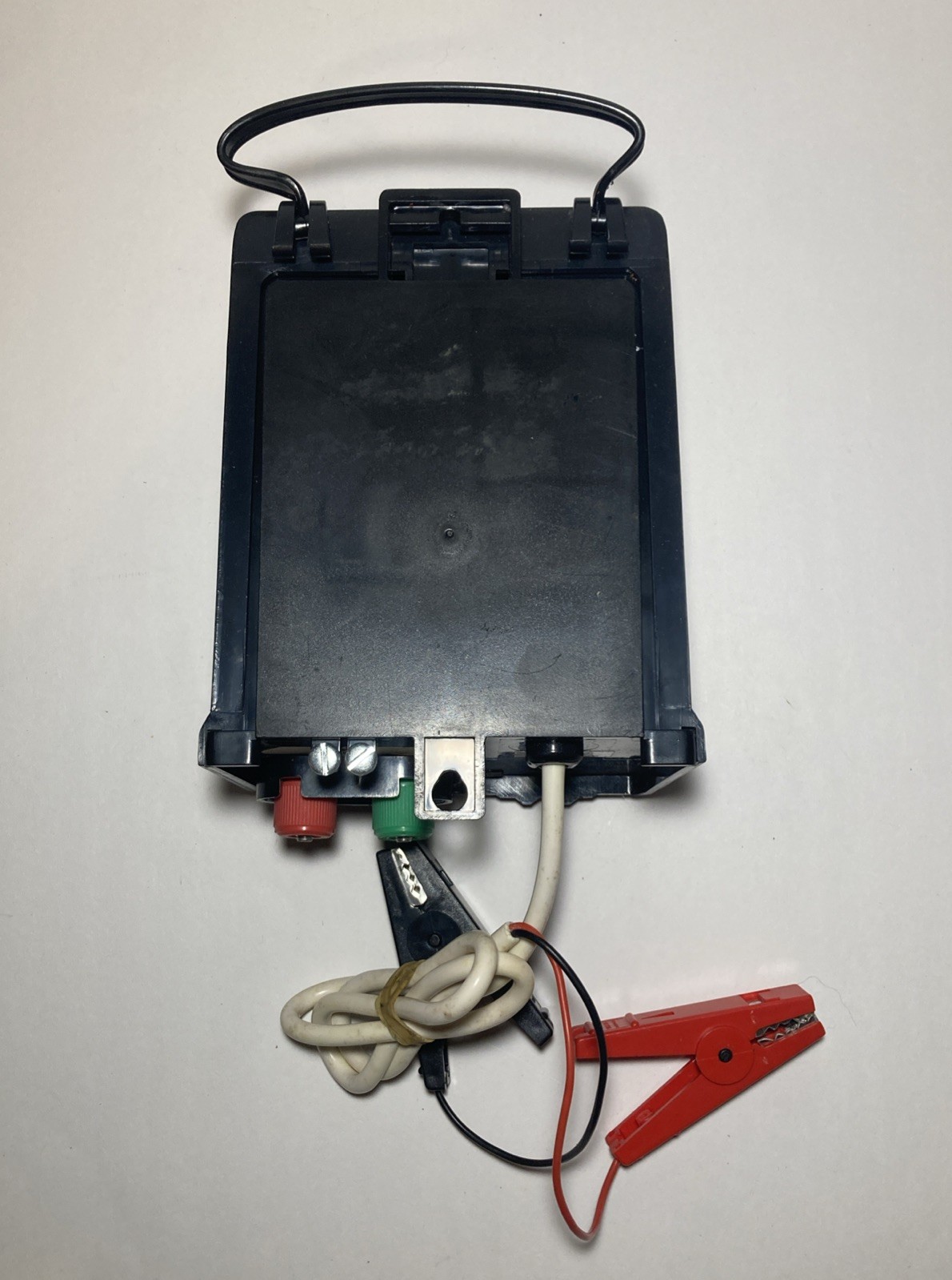 Gallagher Portable Battery Electric Fence Energizer B75 G343404- Up to 50 Acres