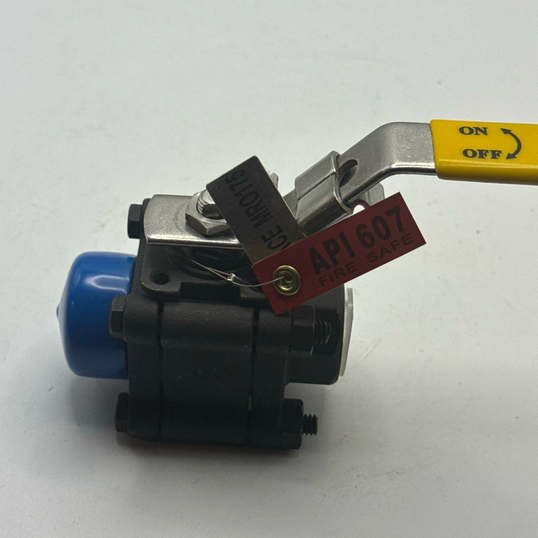 Warren Industrial Ball Valve 1/2 Inch Black 356FRG WCB Carbon Steel 2000 WOG