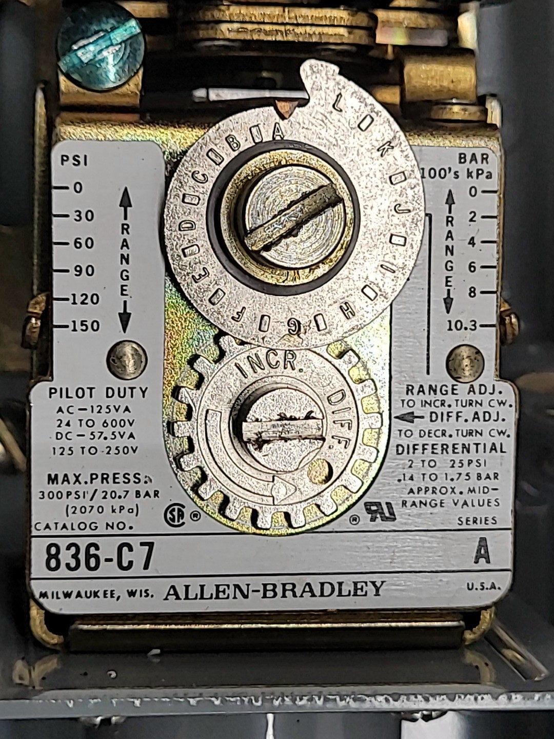 Allen Bradley 836 Differential Pressure Control Switch Sensor Bulletin 836-C7J