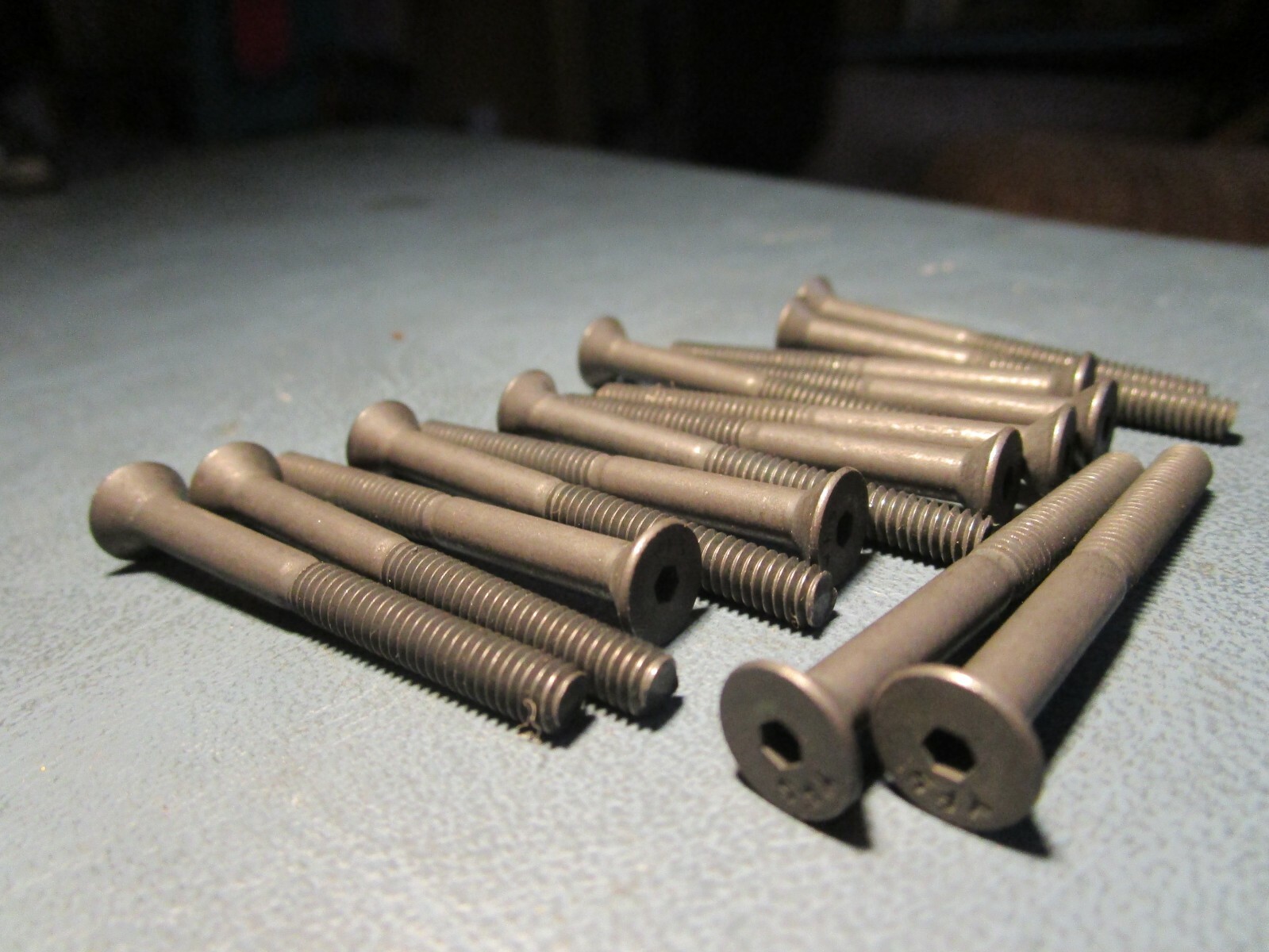 (15) #8-32 x 1-3/4″ ASTM F835 Hex Drive Blk Oxide Finish Alloy Steel Socket Cap