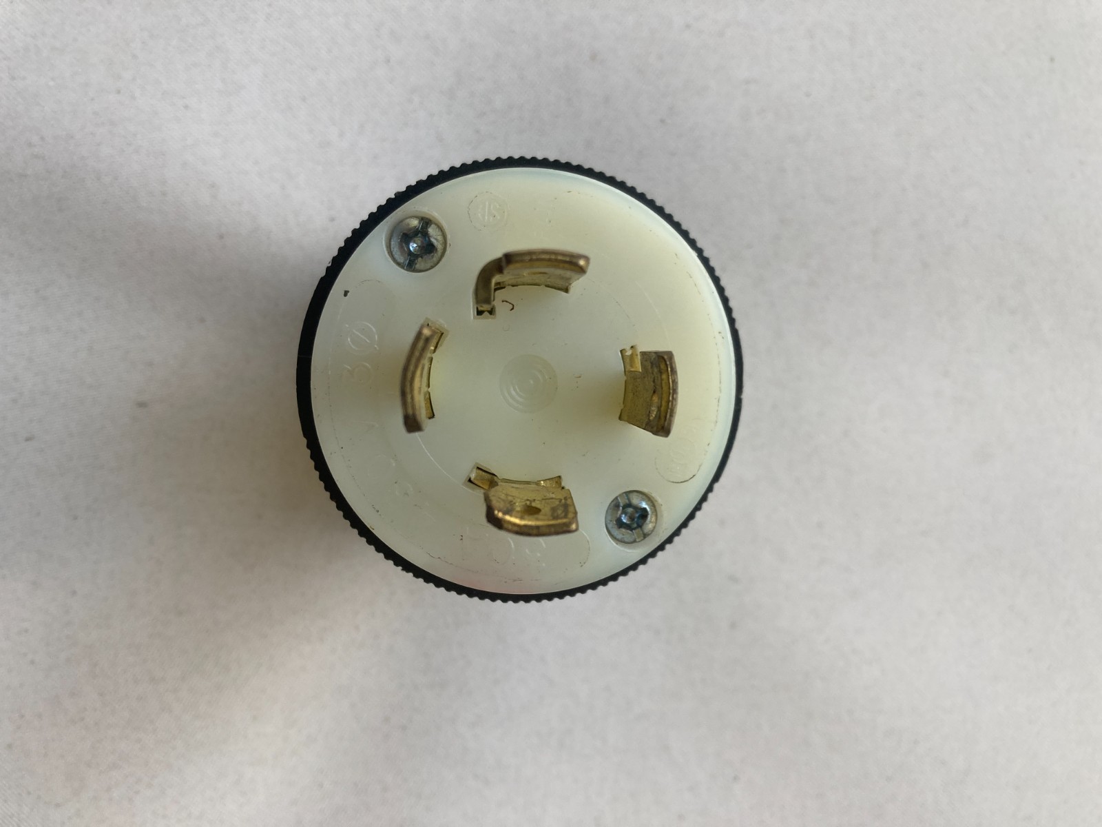 Hubbell HBL2731 Locking Plug – Black/White 1 piece. Used once for testing system
