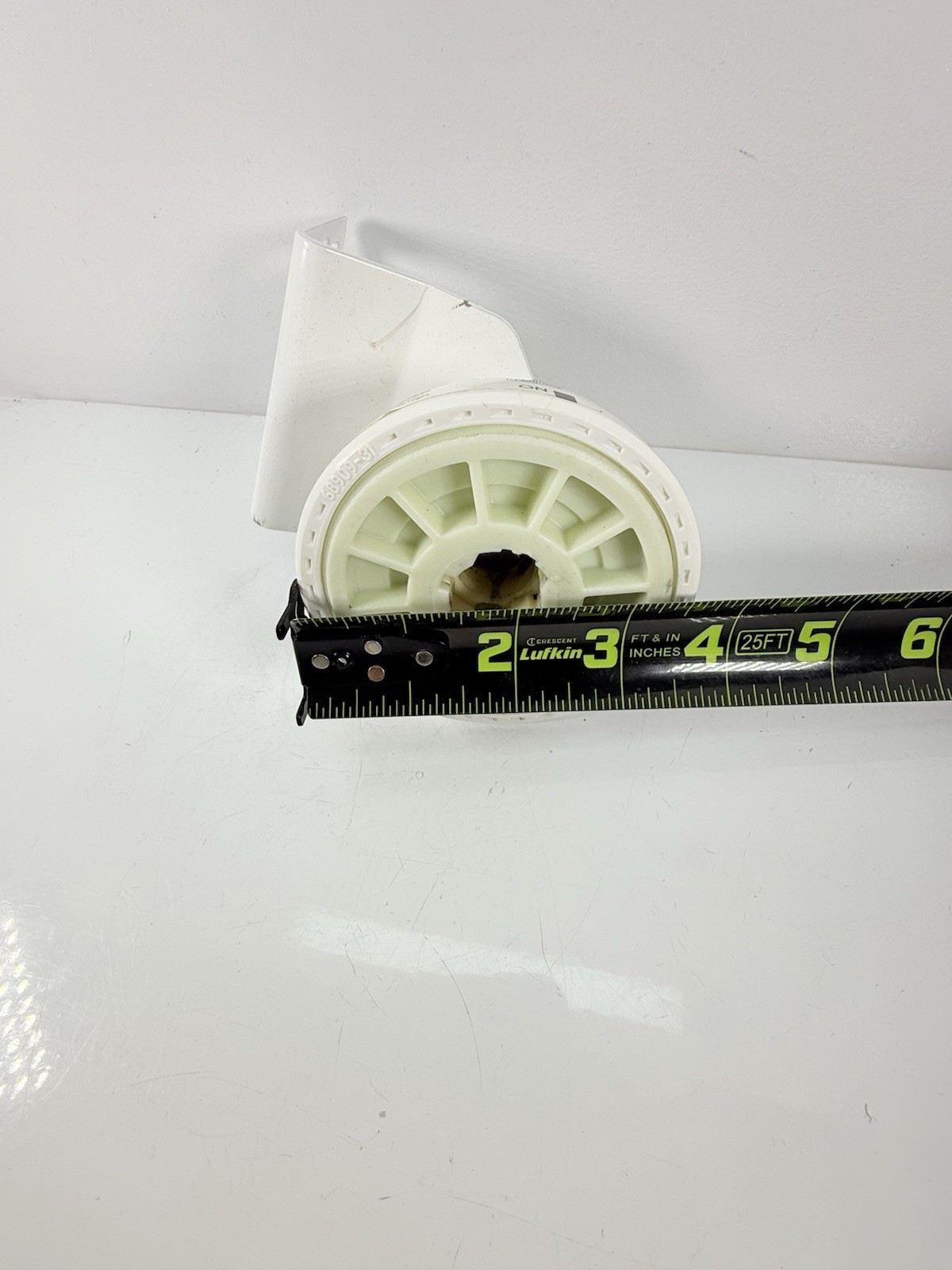 3M Aqua-Pure water filter system head unit. 3/8 replaceable cartridges.