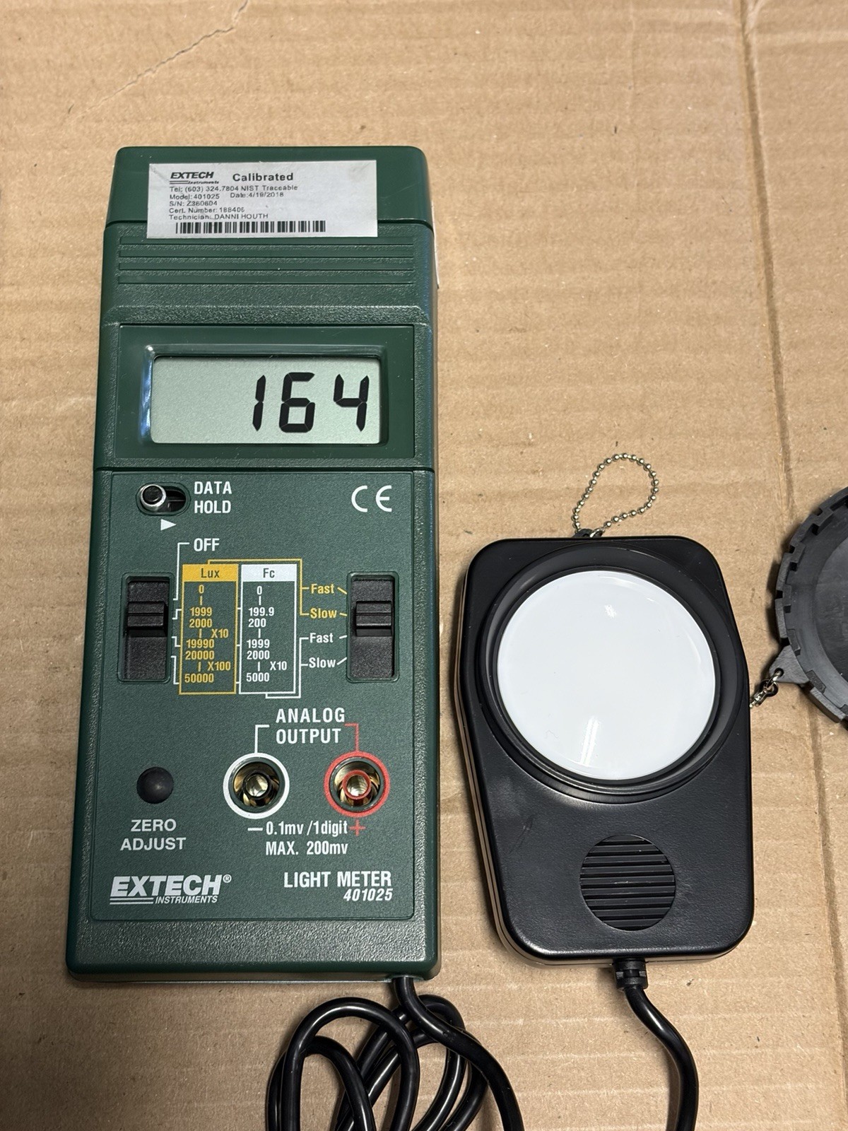Extech 401025 Digital Light Meter 0-5000 Foot Candles 0-50000 Lux