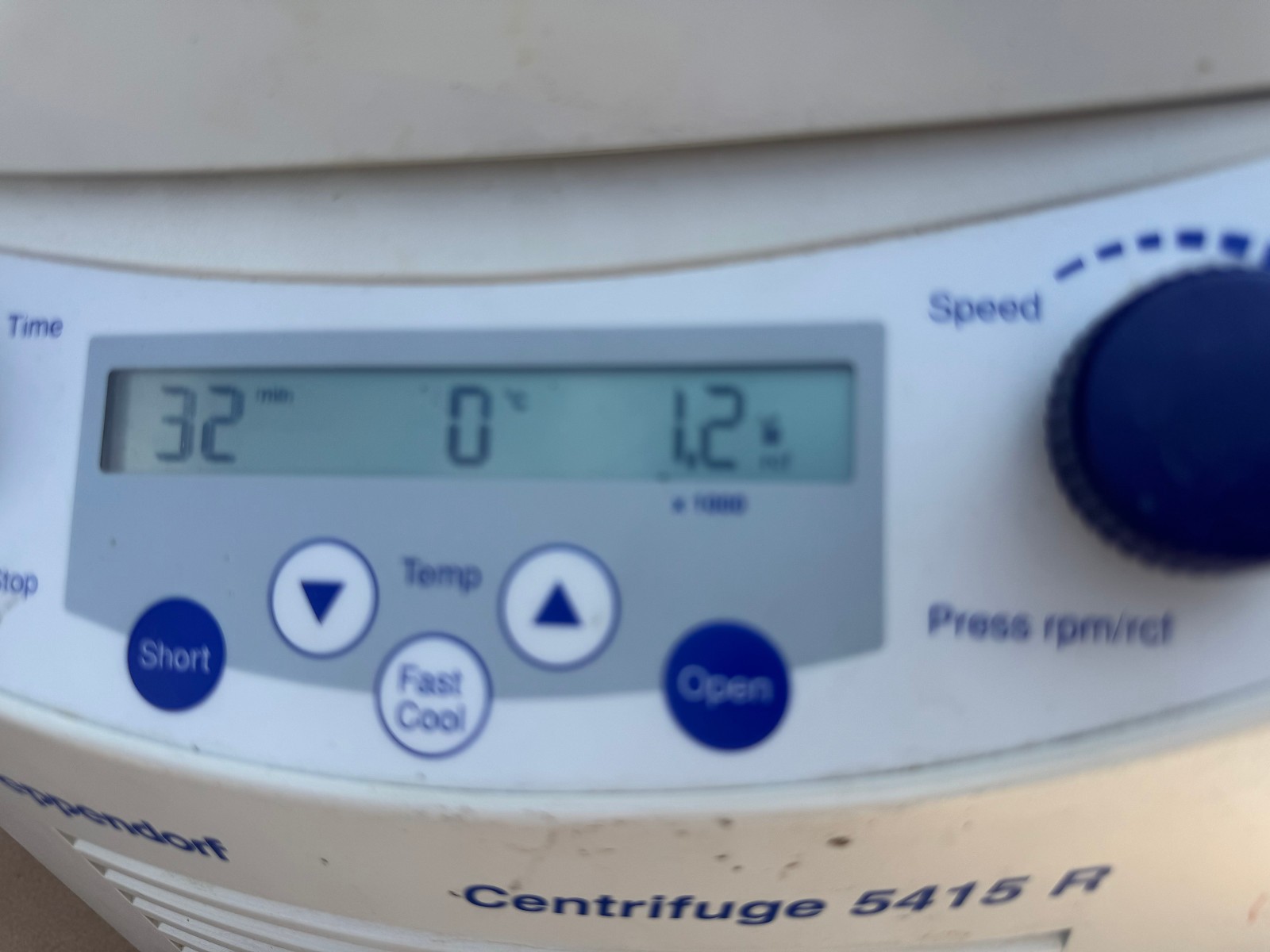 Eppendorf 5415 R Refrigerated Centrifuge with FA45-24-11 Rotor Parts
