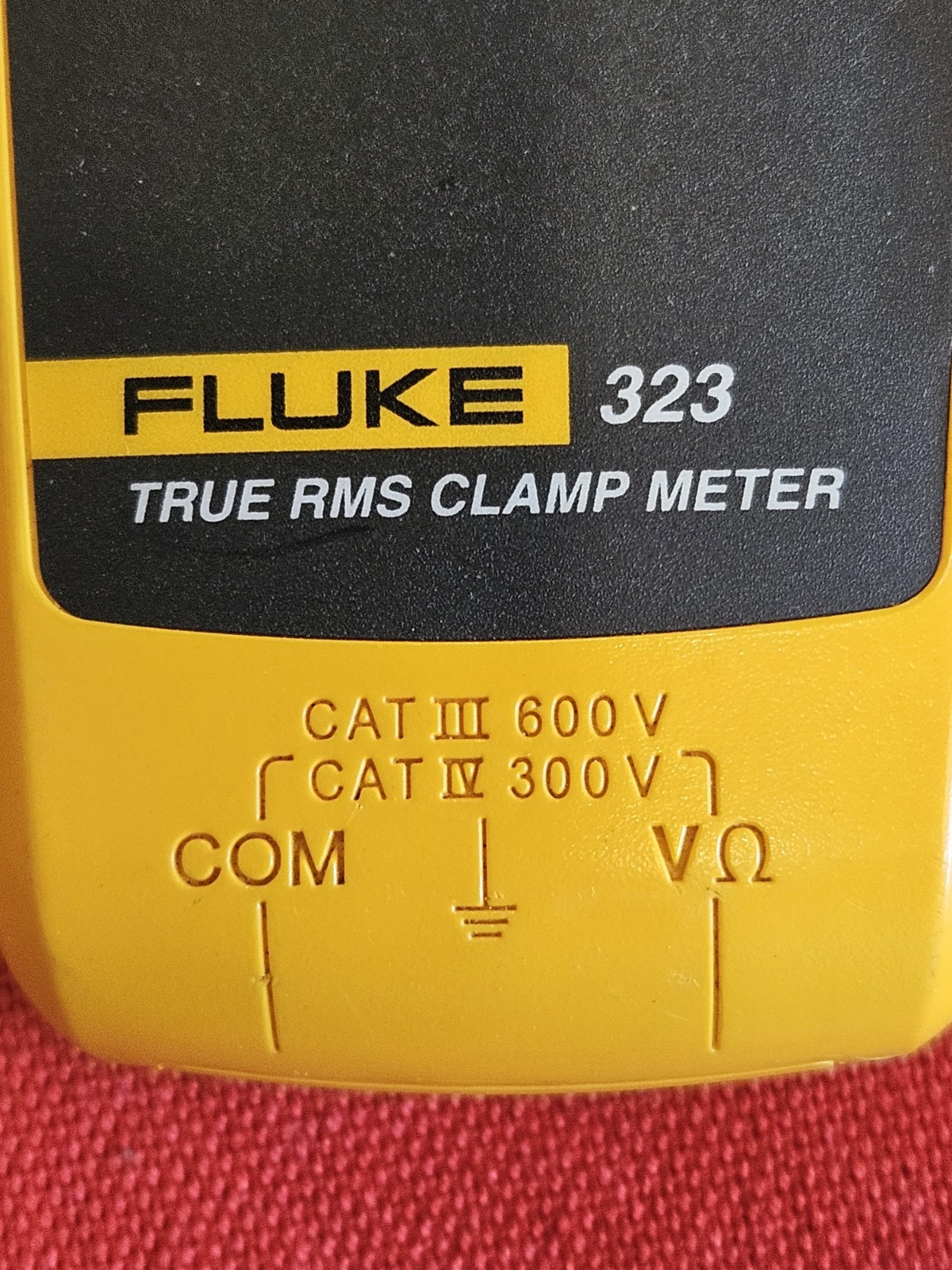 Fluke 323 true rms digital clamp meter +Original leads + case( Great Condition)
