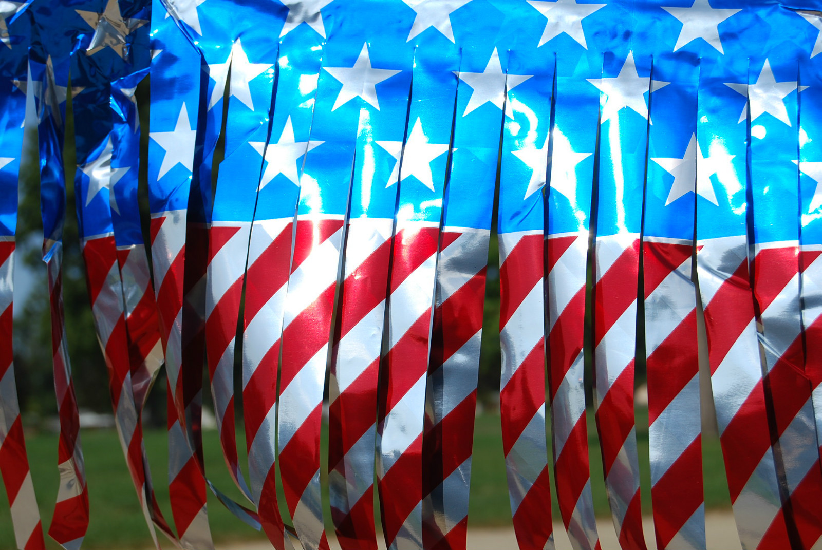 Metallic Stars & Stripes Streamer, Car Lot Pennants Metallic Streamer, 100′