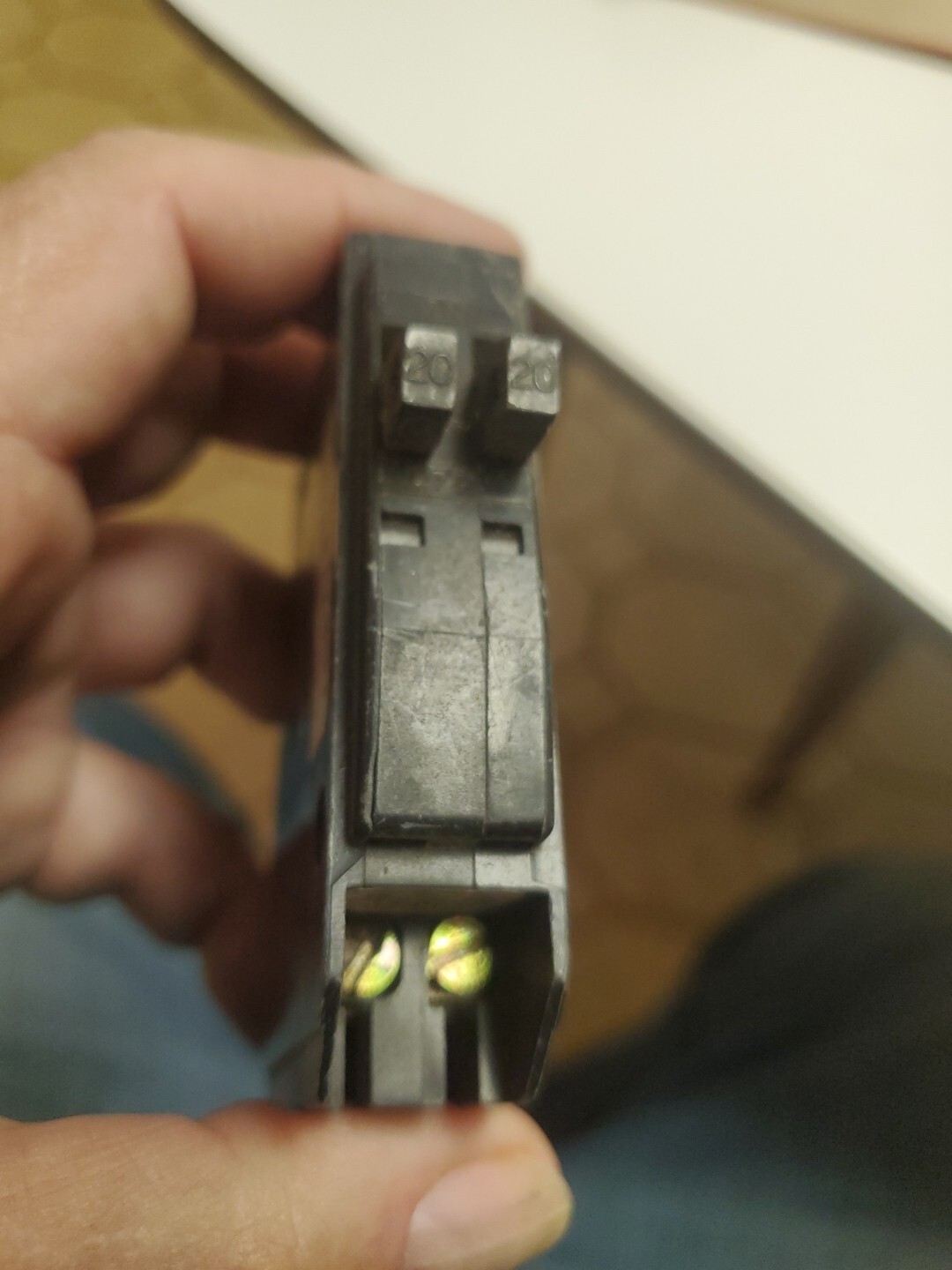 1PC SQUARE D QO2020 QO2020C 20A TWIN CIRCUIT BREAKER (NO HOOK) Type QOT SHP PRIO