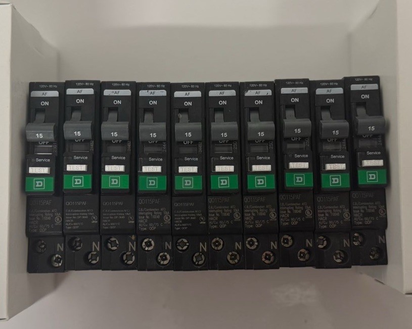 10 PCS Square D QO115PAF – 1P – 15A – AFCI Circuit Breakers