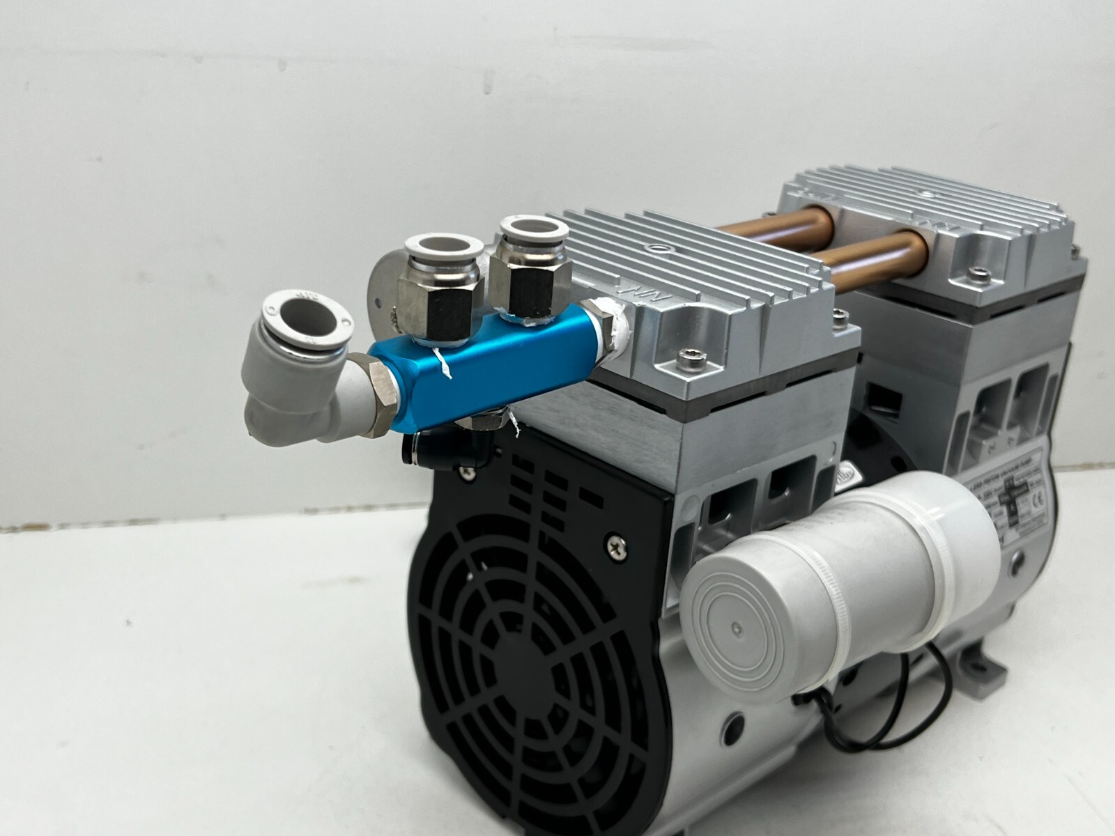 Airtech HP-200SV Oil-Less Vacuum Pump 200-240V 1Ph, 80torr