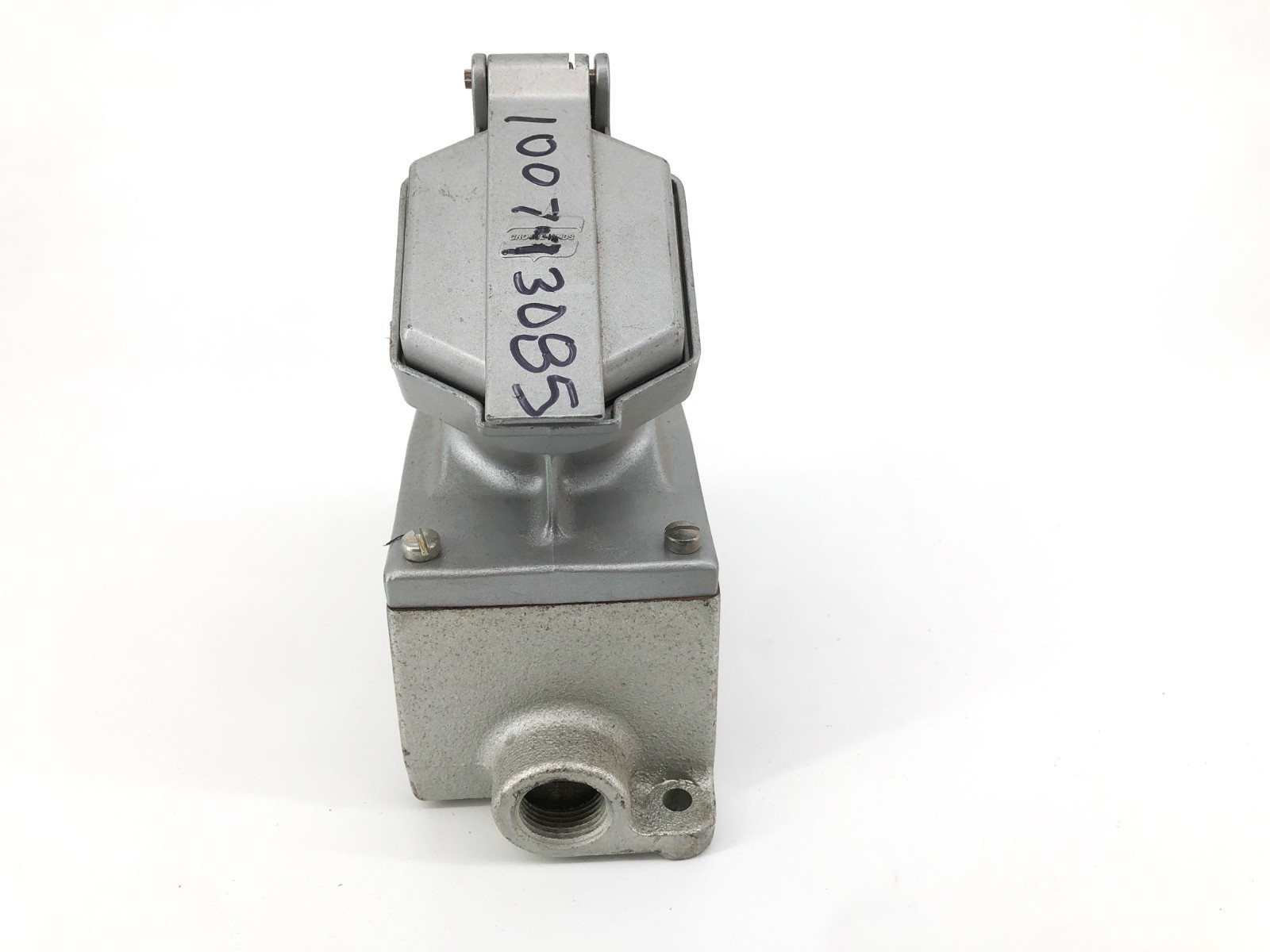 New Crouse Hinds ENRC21201 Explosion Proof Receptacle 20A 125VAC – No Box