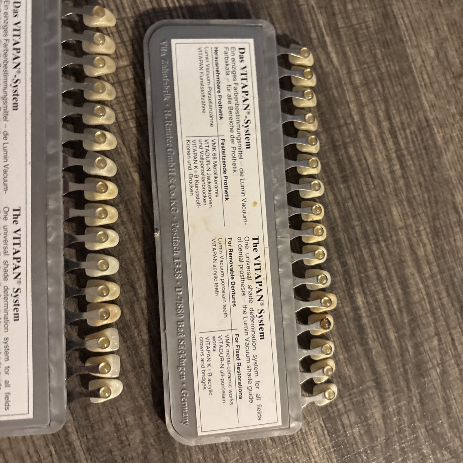 2 VITALUMIN SHADE GUIDE DENTAL DENTURE & CROWNS POPULAR COMPLETE VITA, GERMANY