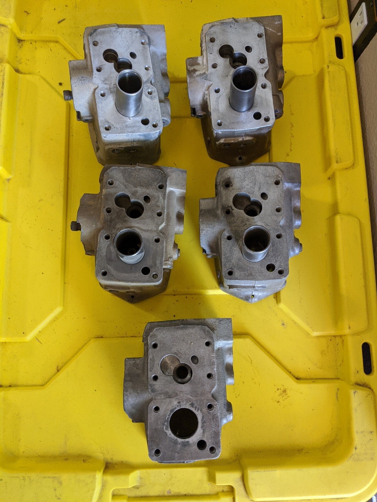 Cummins PT fuel system injection pump diesel case housing lot of 5 used bare