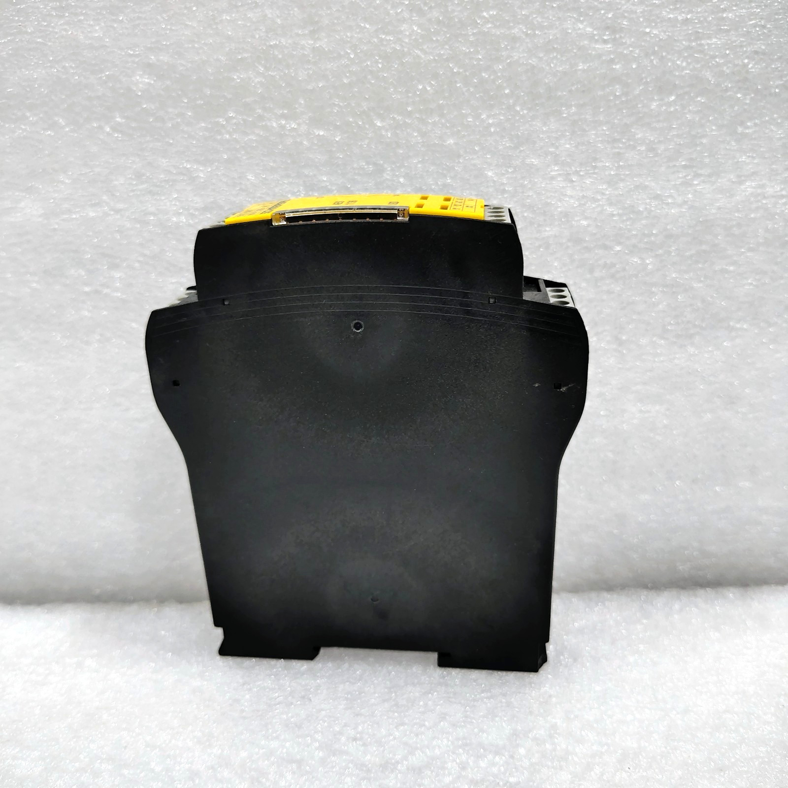 NEW SCHMERSAL AES1136 SAFETY CONTROL MONITOR RELAY MODULE 24 VDC, NoS AES1136