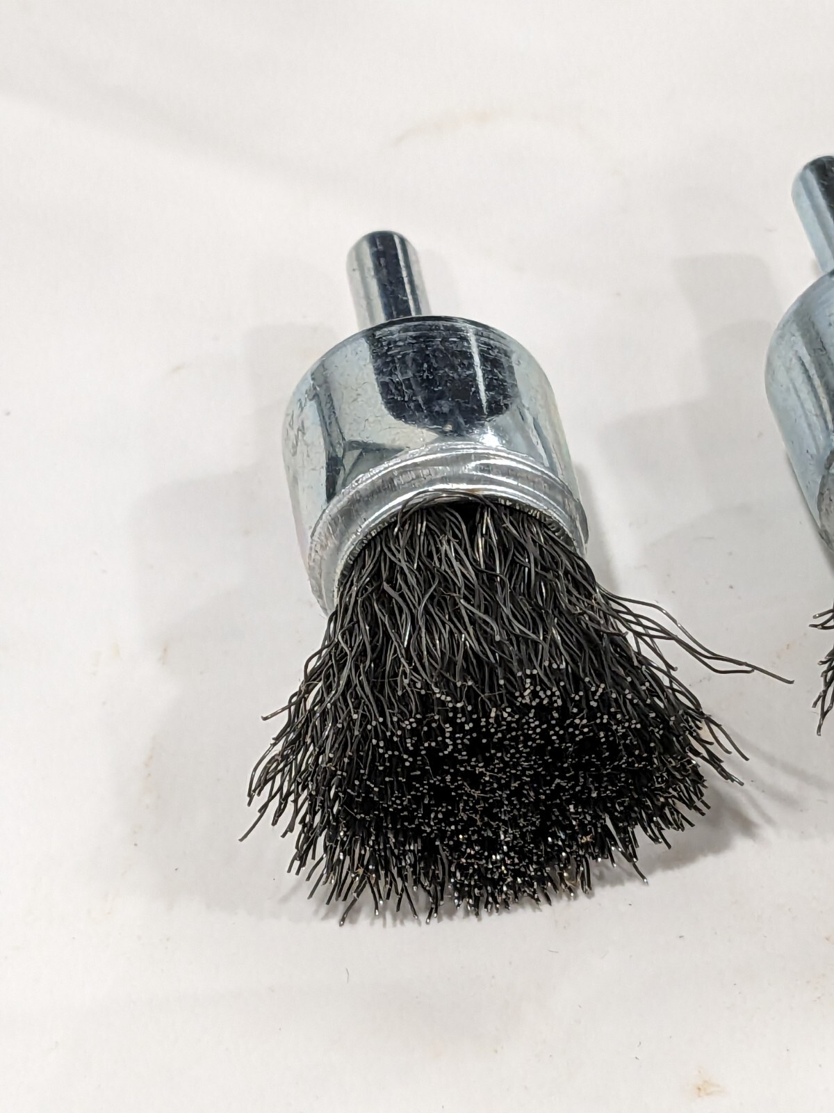 WEILER End Brushes: 3/4″ Dia, Steel, Crimped Wire 22,000 Max RPM Qty 3 90370