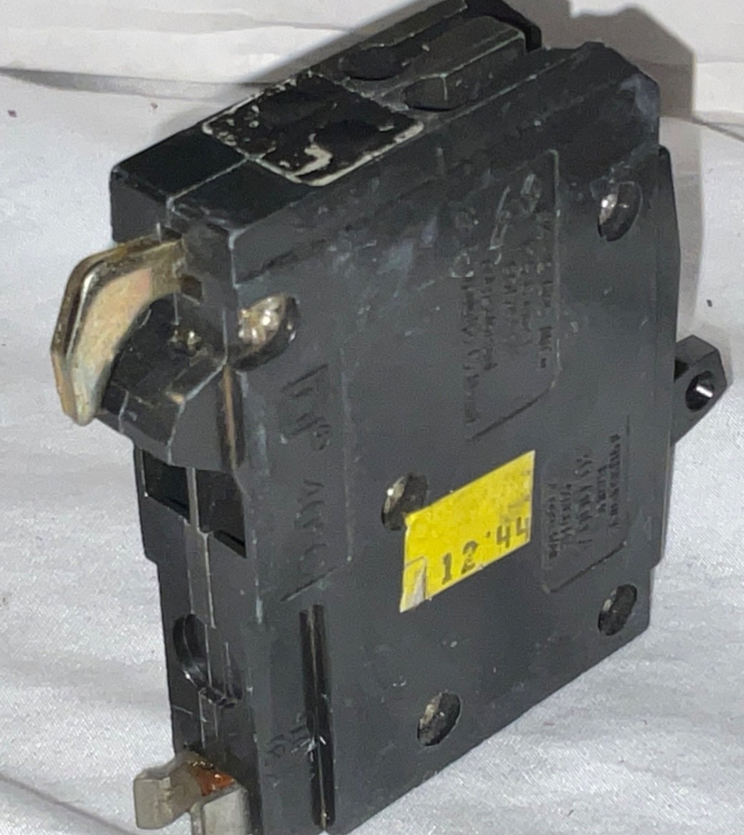 Square D QO 15 2 Pole Amp 120/240V Circuit Breaker Type QO