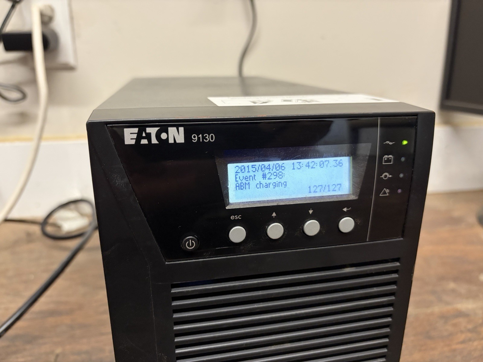 EATON 9130 Tower UPS PW9130L700T Compact Uninterruptible 700VA