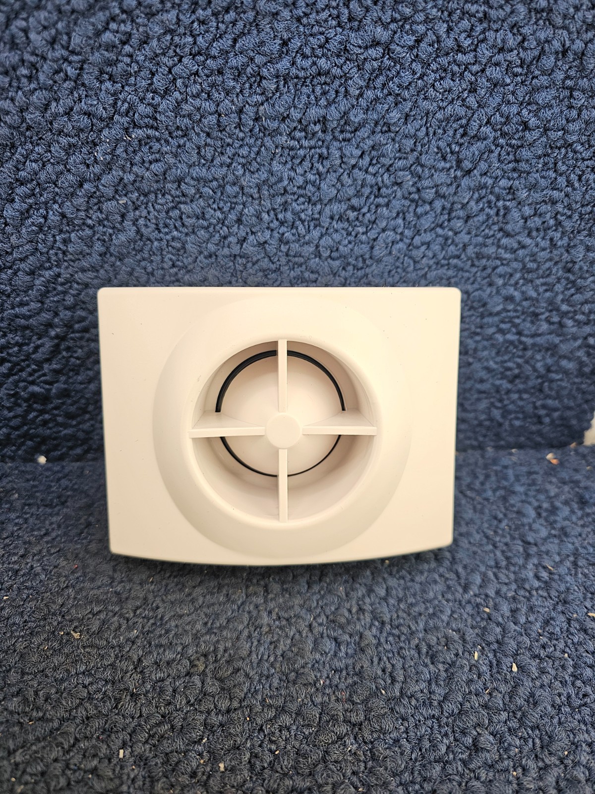 RESIDEO WAVE2: Two-Tone Indoor Electric Siren, 106dB @ 12VDC – White