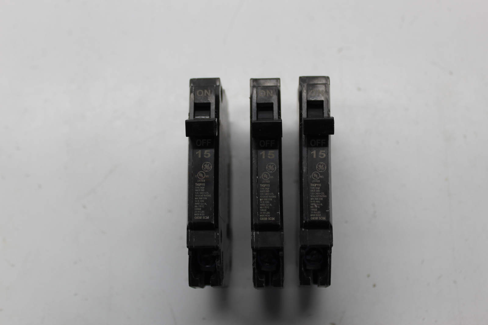 GENERAL ELECTRIC THQP115 BREAKER 1POLE 15AMP LOT OF 3 NSNP