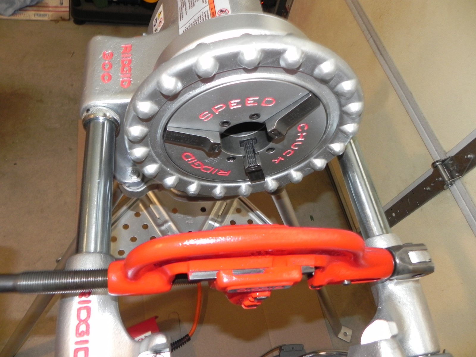 RIDGID 300 PIPE THREADER 115 V, 38 RPM,341,360, 311, 2 die heads refurbished