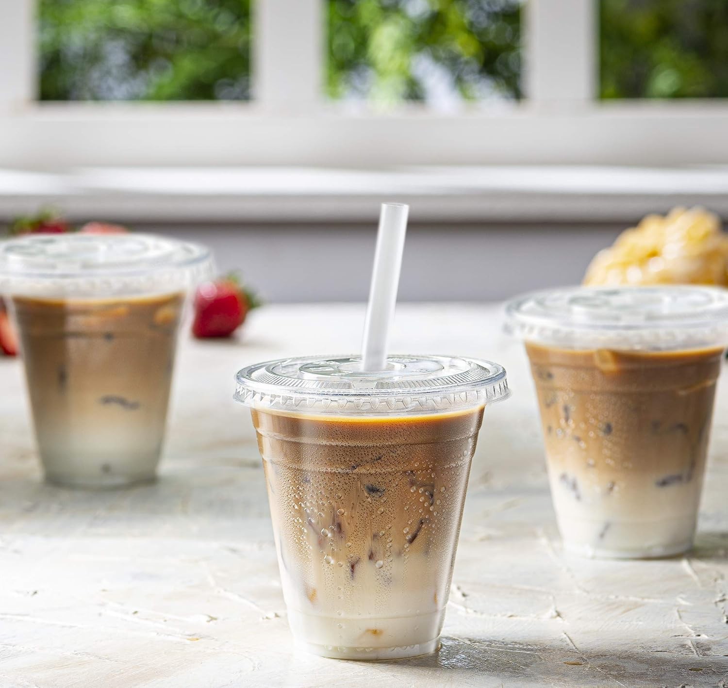 Clear Plastic Cups with Flat Lids [12 oz – 50 Count] – Disposable Iced Coffee