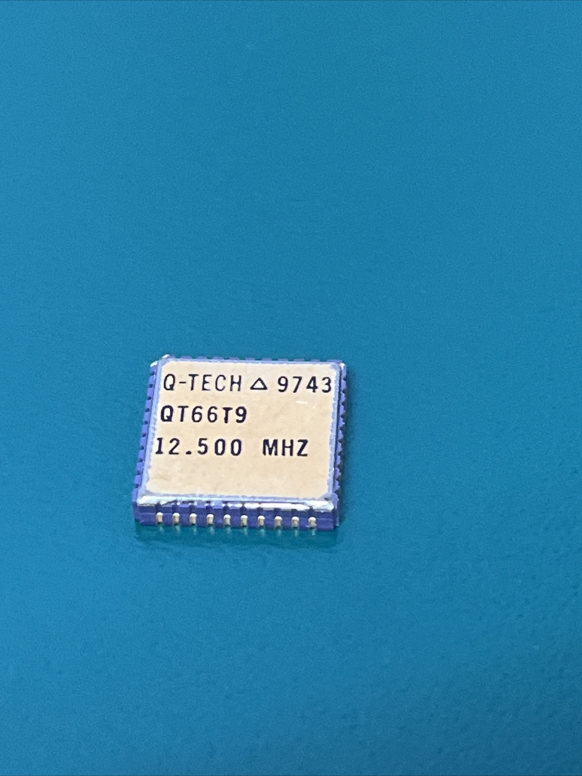 Q-TECH ~ QT66T9-12.500MHZ ~ GOLD INTEGRATED CIRCUITS