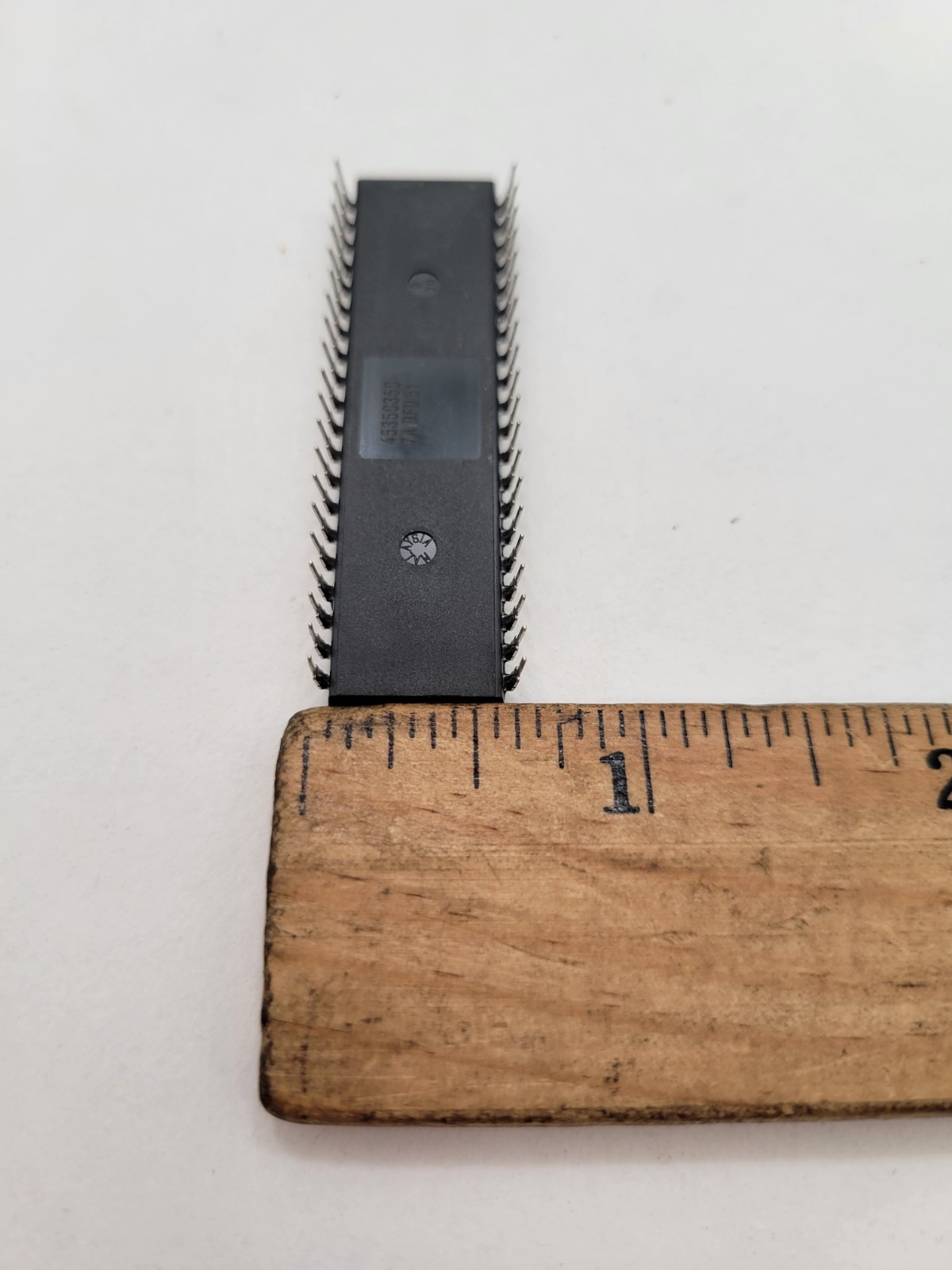 3PC Intel P8031AH Microcontroller 8-Bit 40-Pin 3.5 MHz to 12 MHz DIP40 Socket