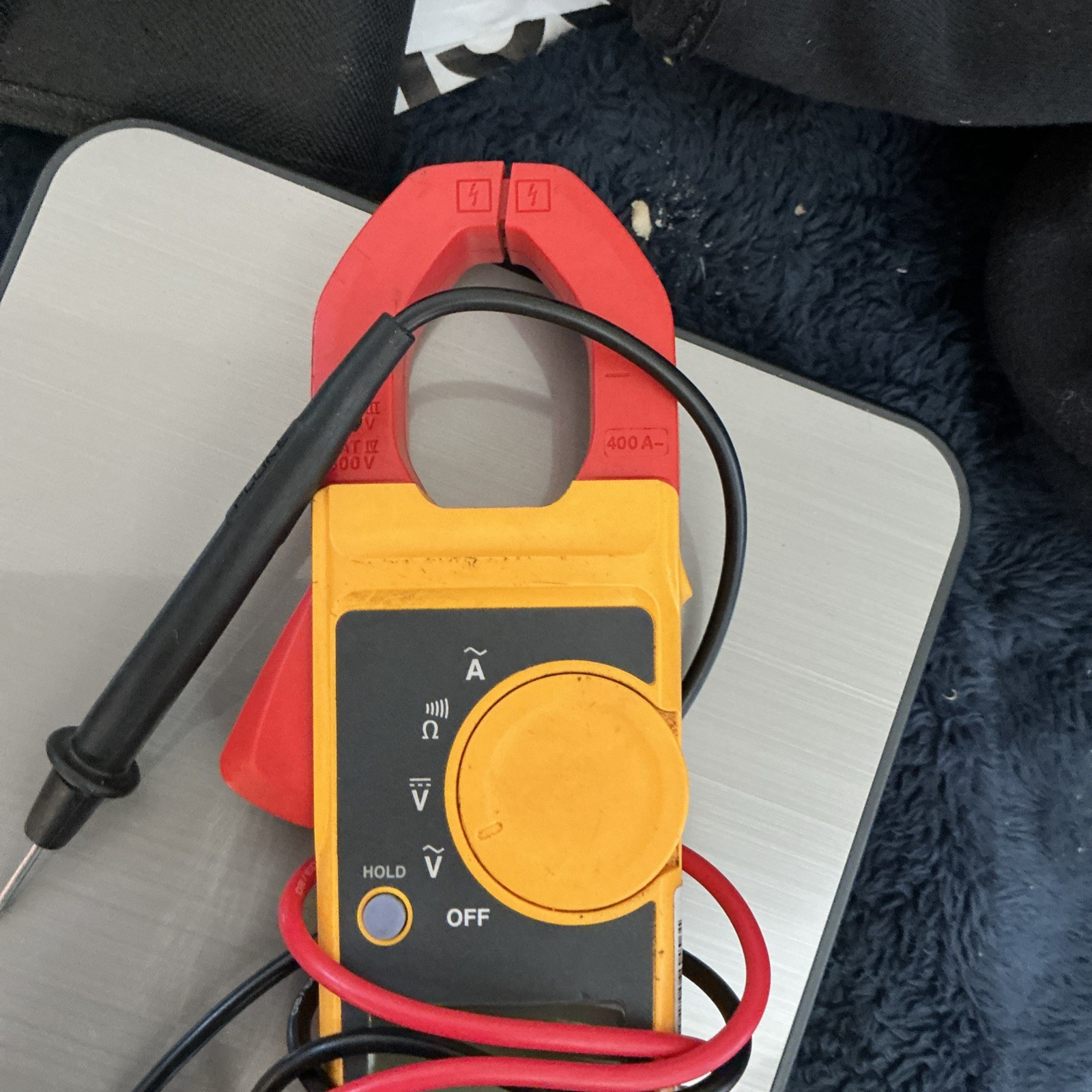 Fluke 323 Clamp Meter With Case Y215