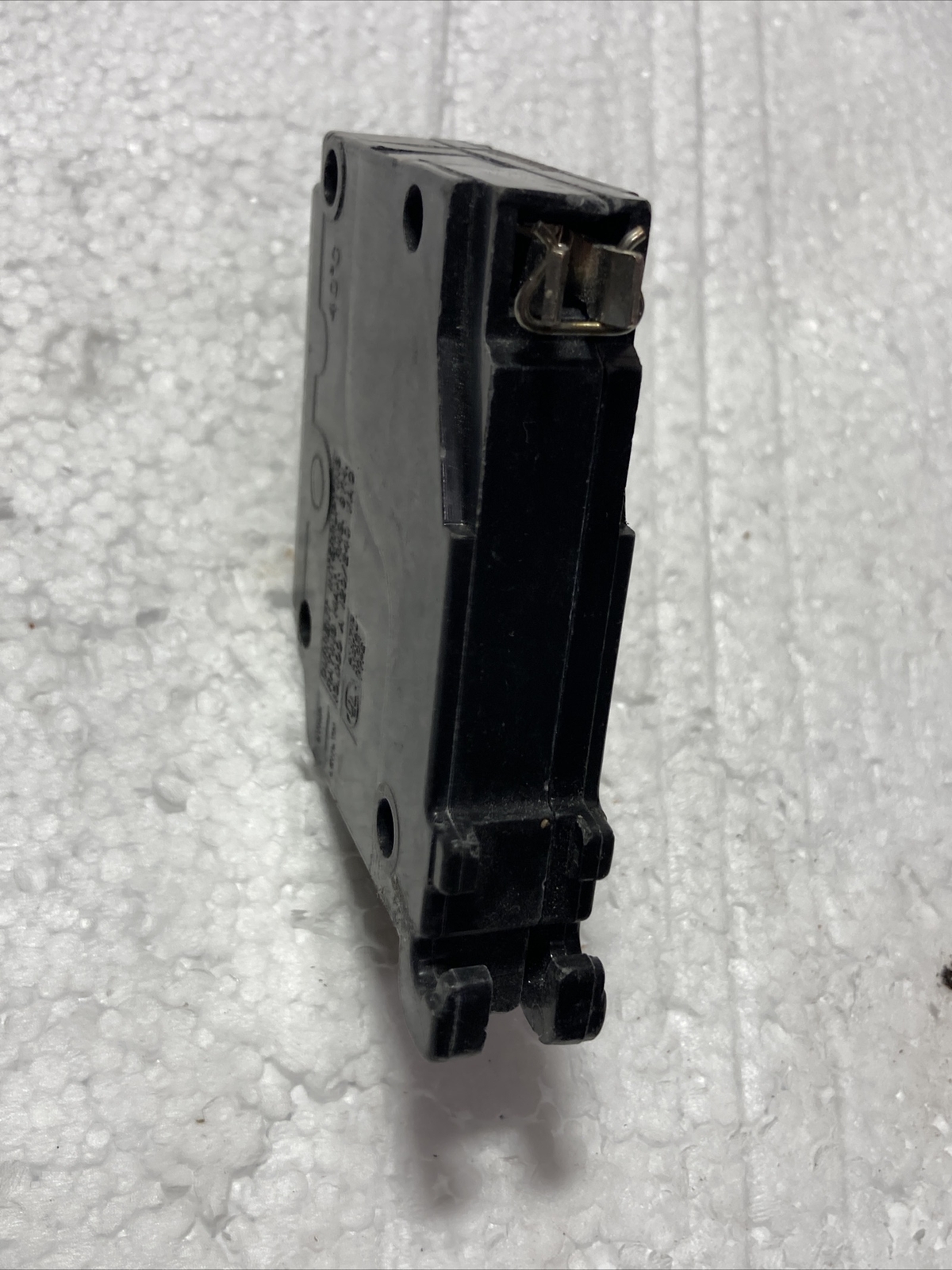 CH115 Cutler-Hammer Type CH Circuit Breaker 1 Pole 15 Amp 120V PLASTIC FOOT