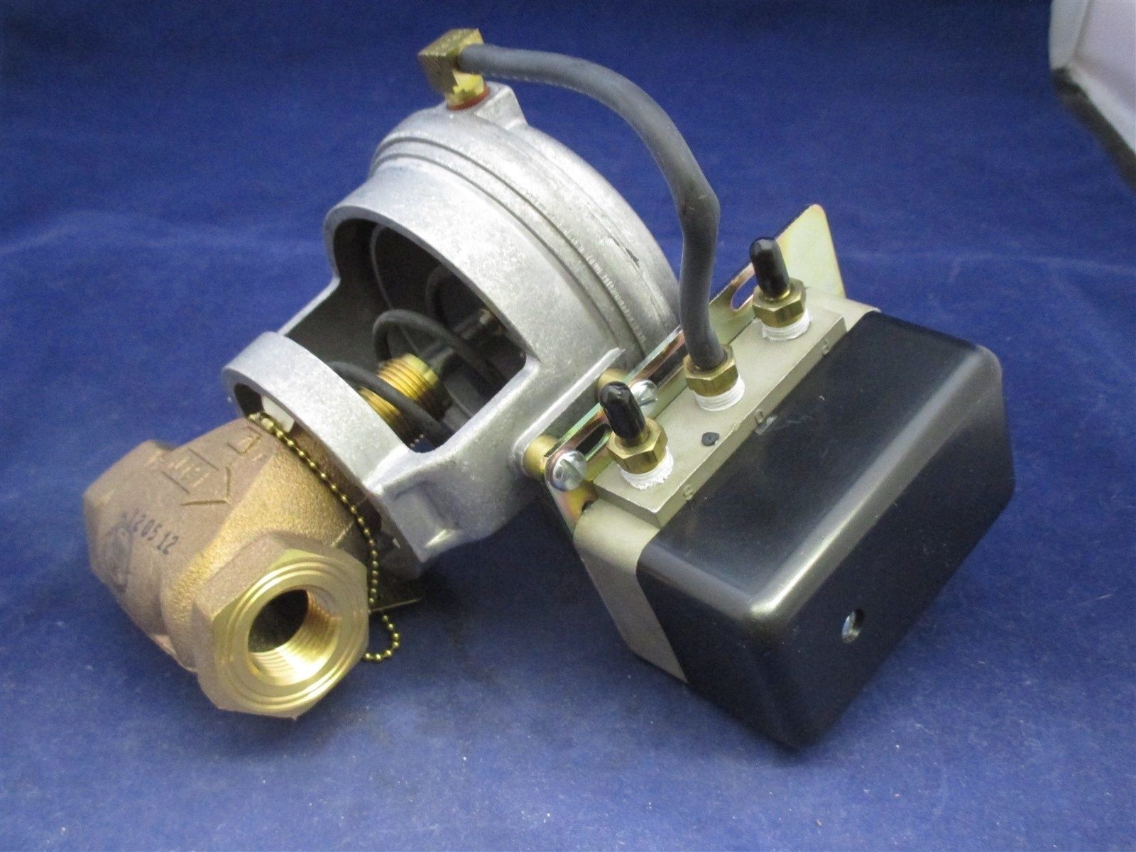 Johnson Controls V-3000-8011