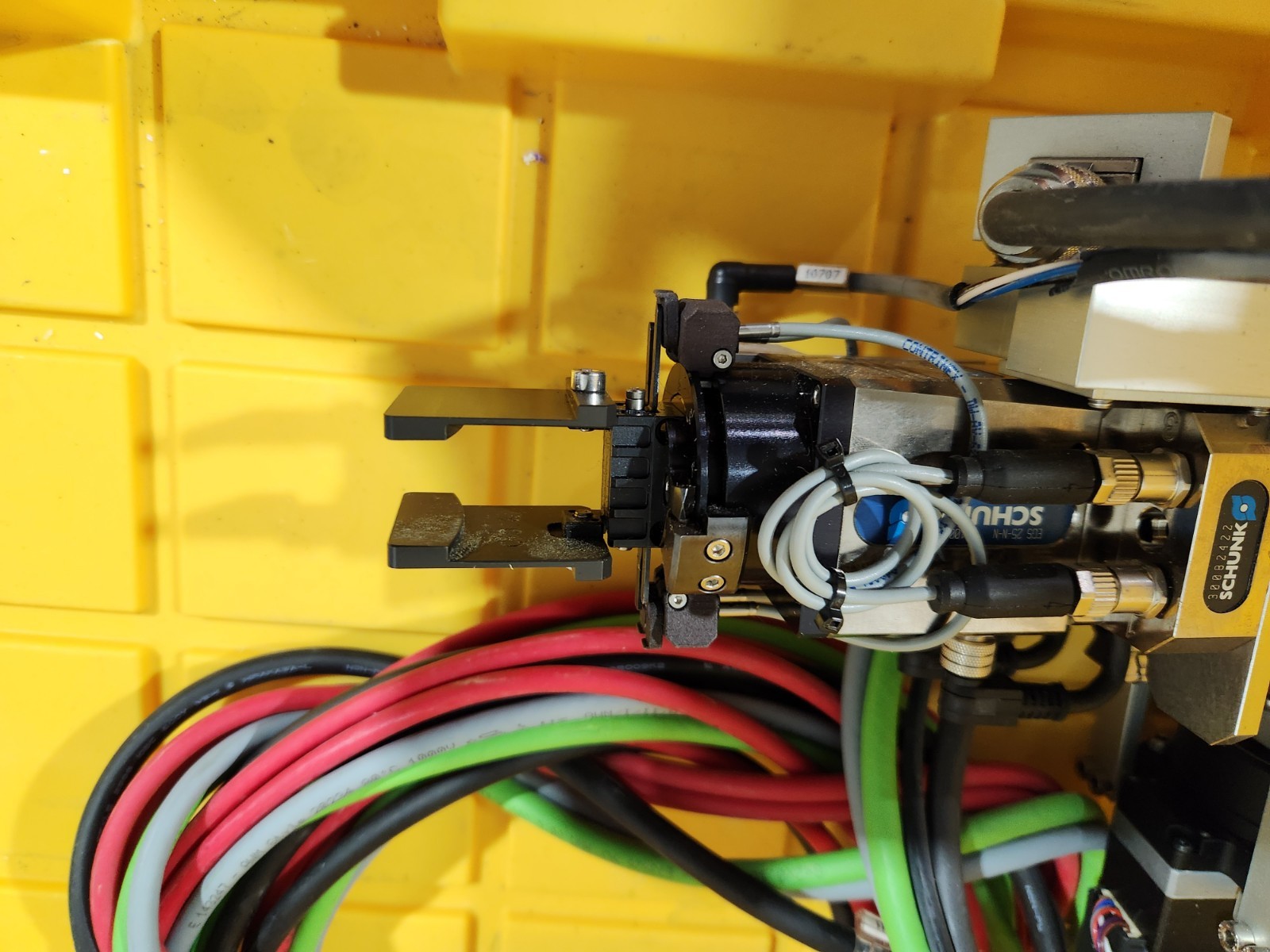 SCHUNK EGS 25-N-N / EGS25NN Gripper Custom Pick And Place Gripper Setup