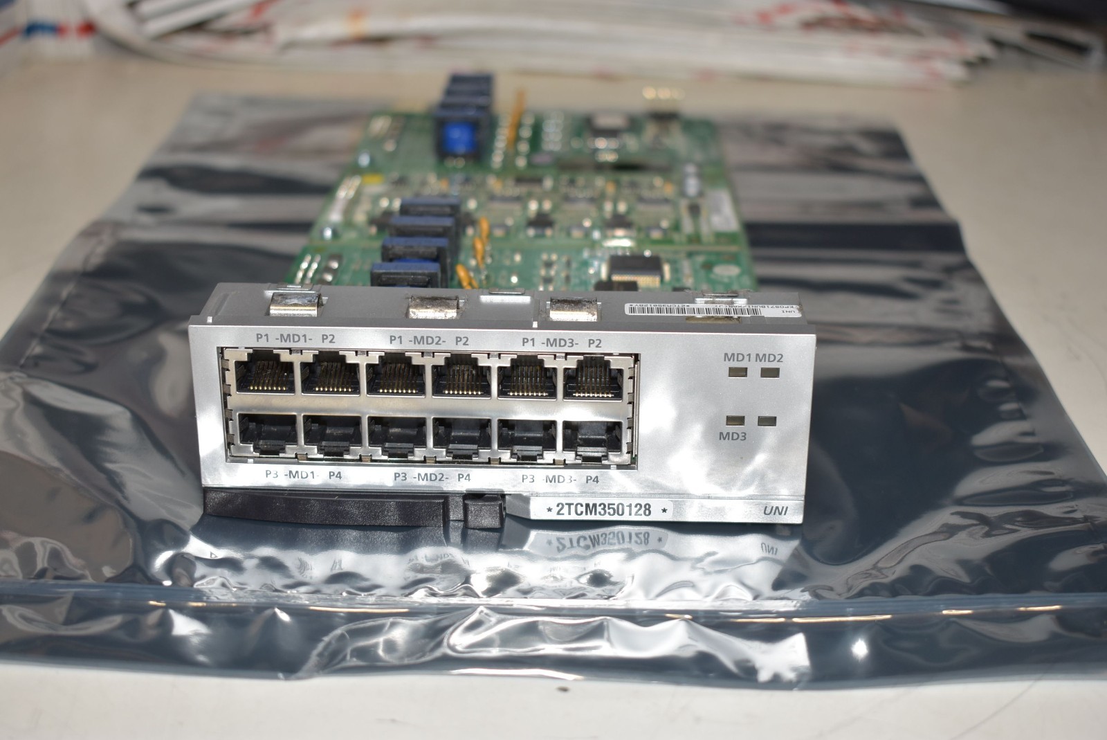 SAMSUNG UNI UNIVERSAL CARD FOR OFFICESERV 7100/7200-S W/ 4TRM 2x 4DLM